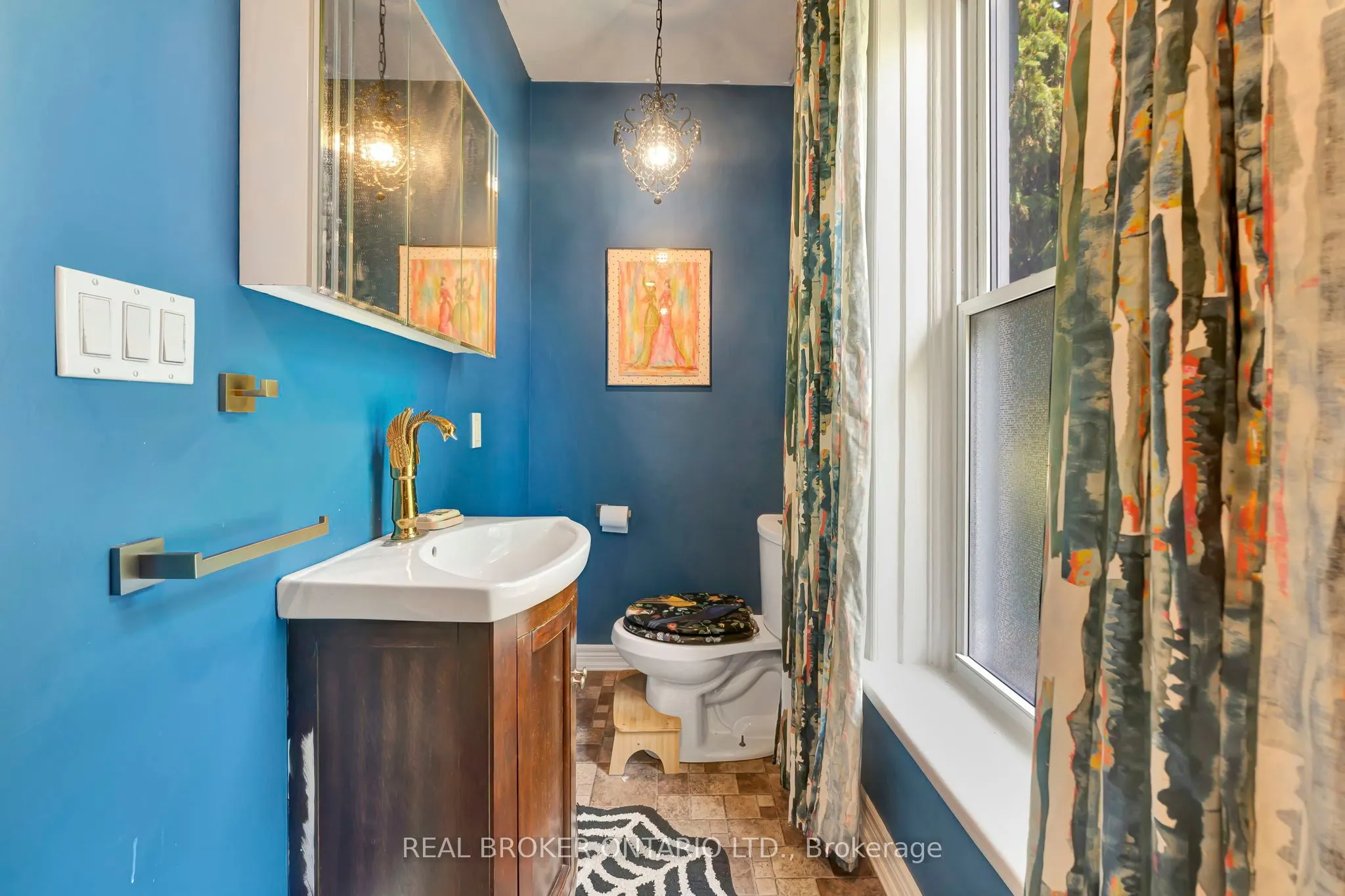 16 Stover Street S