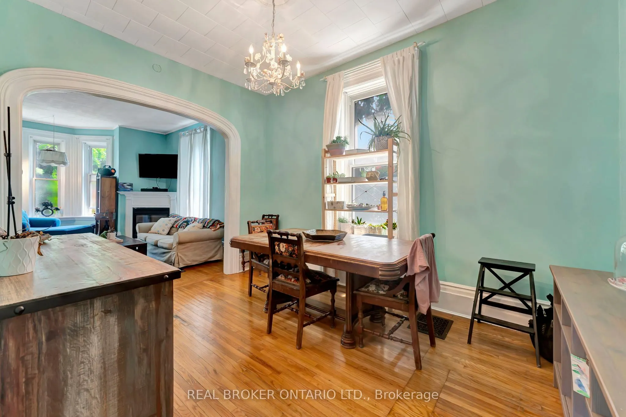 16 Stover Street S