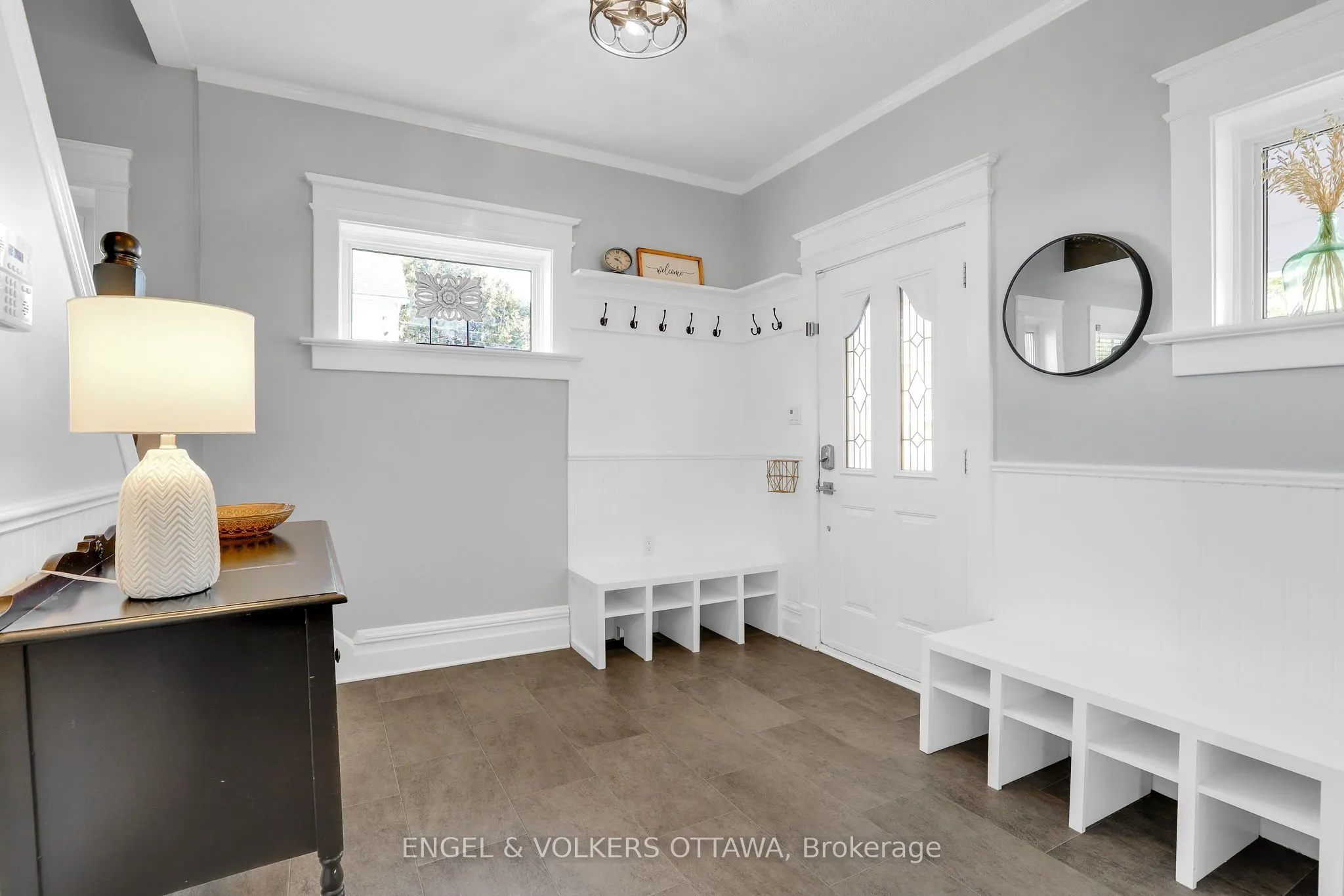 10 Ida Street S