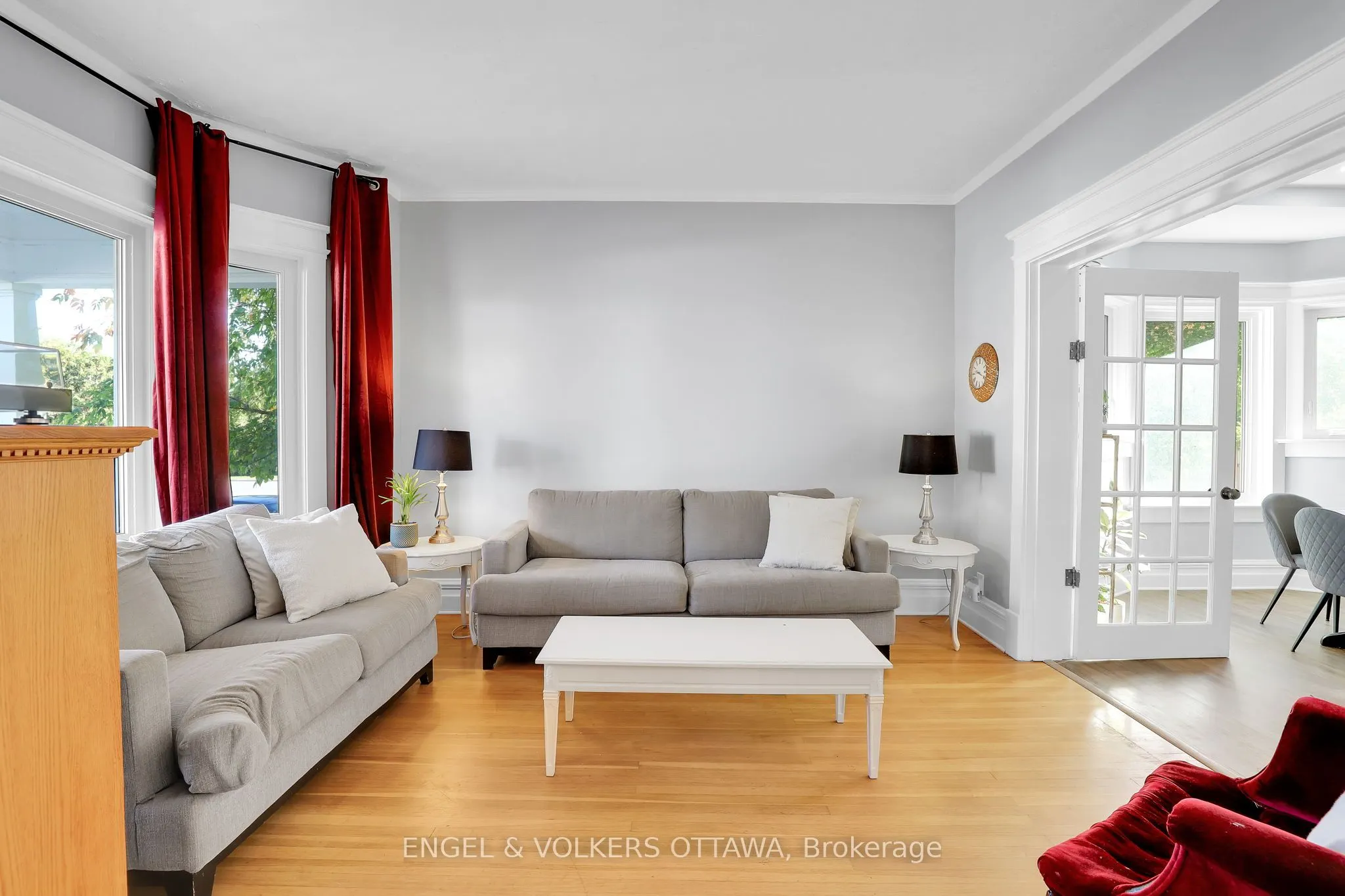 10 Ida Street S