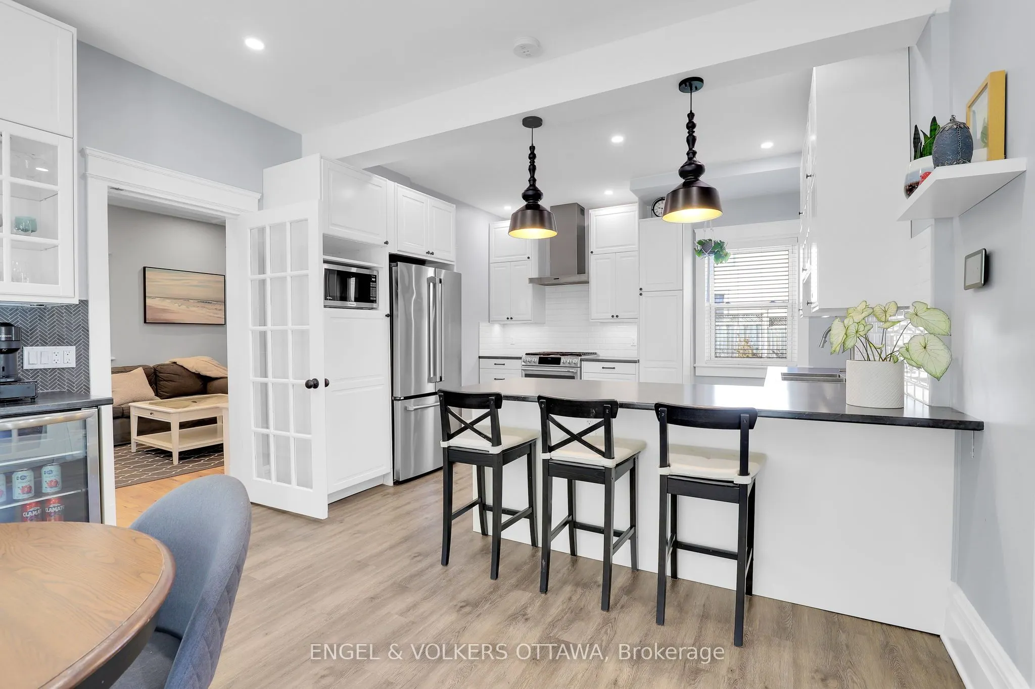 10 Ida Street S