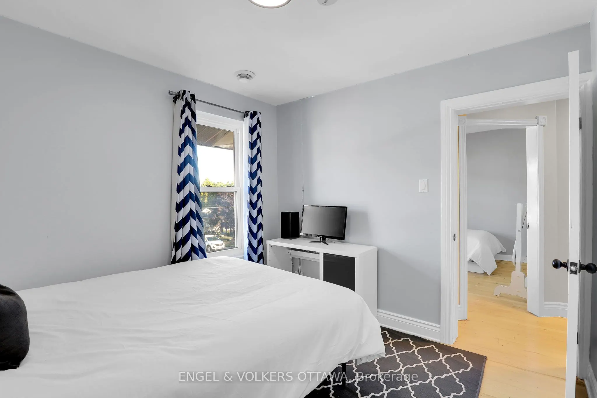 10 Ida Street S