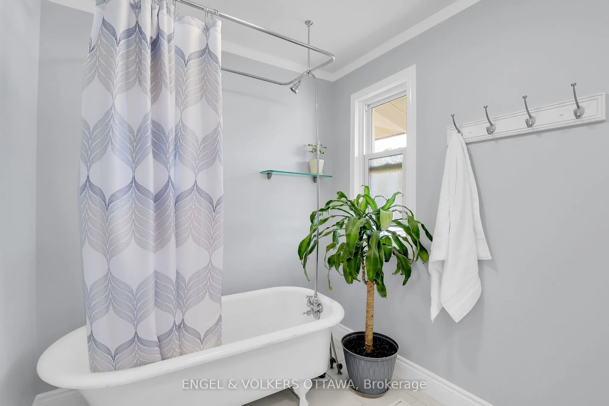 10 Ida Street S