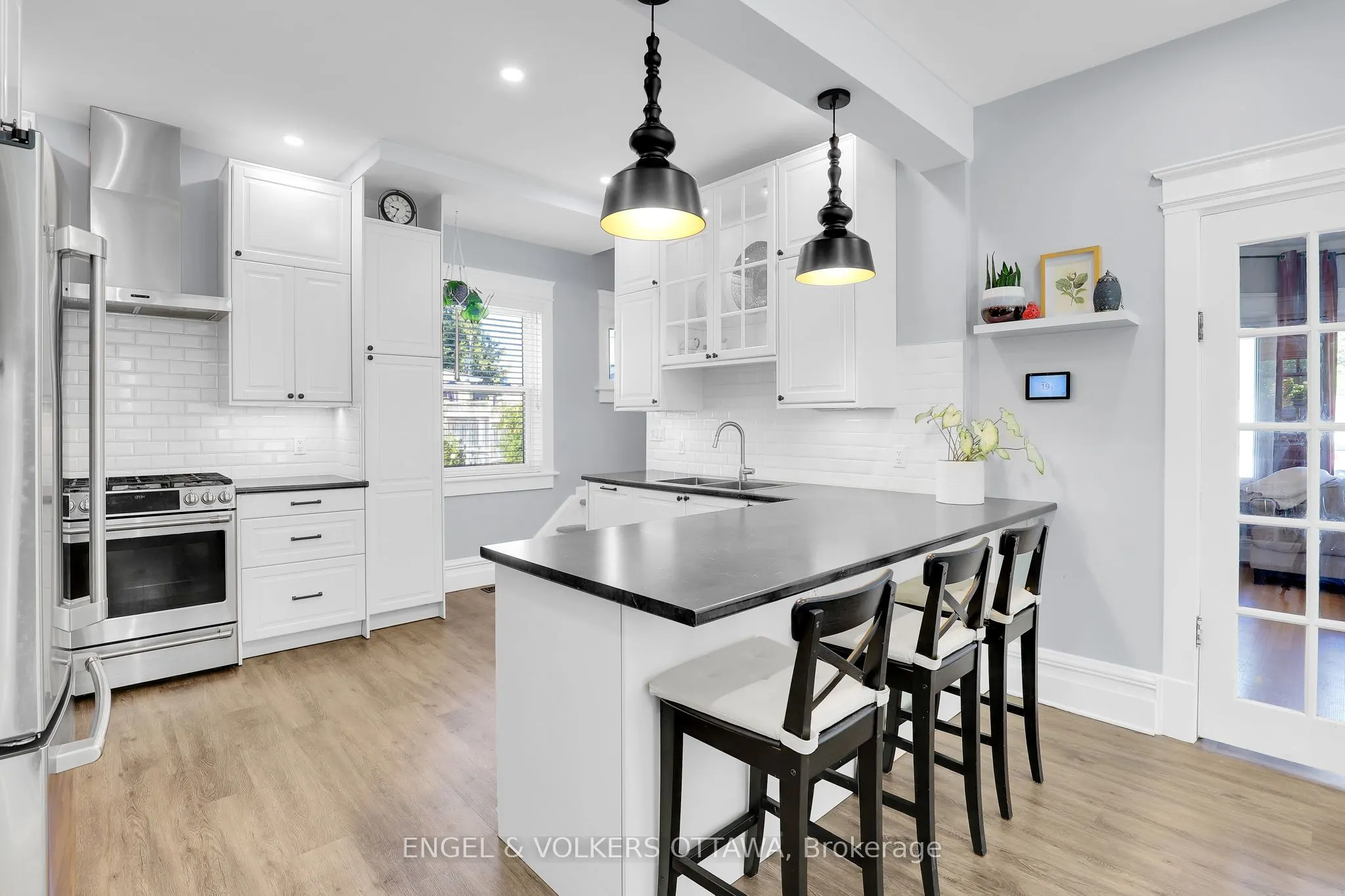 10 Ida Street S