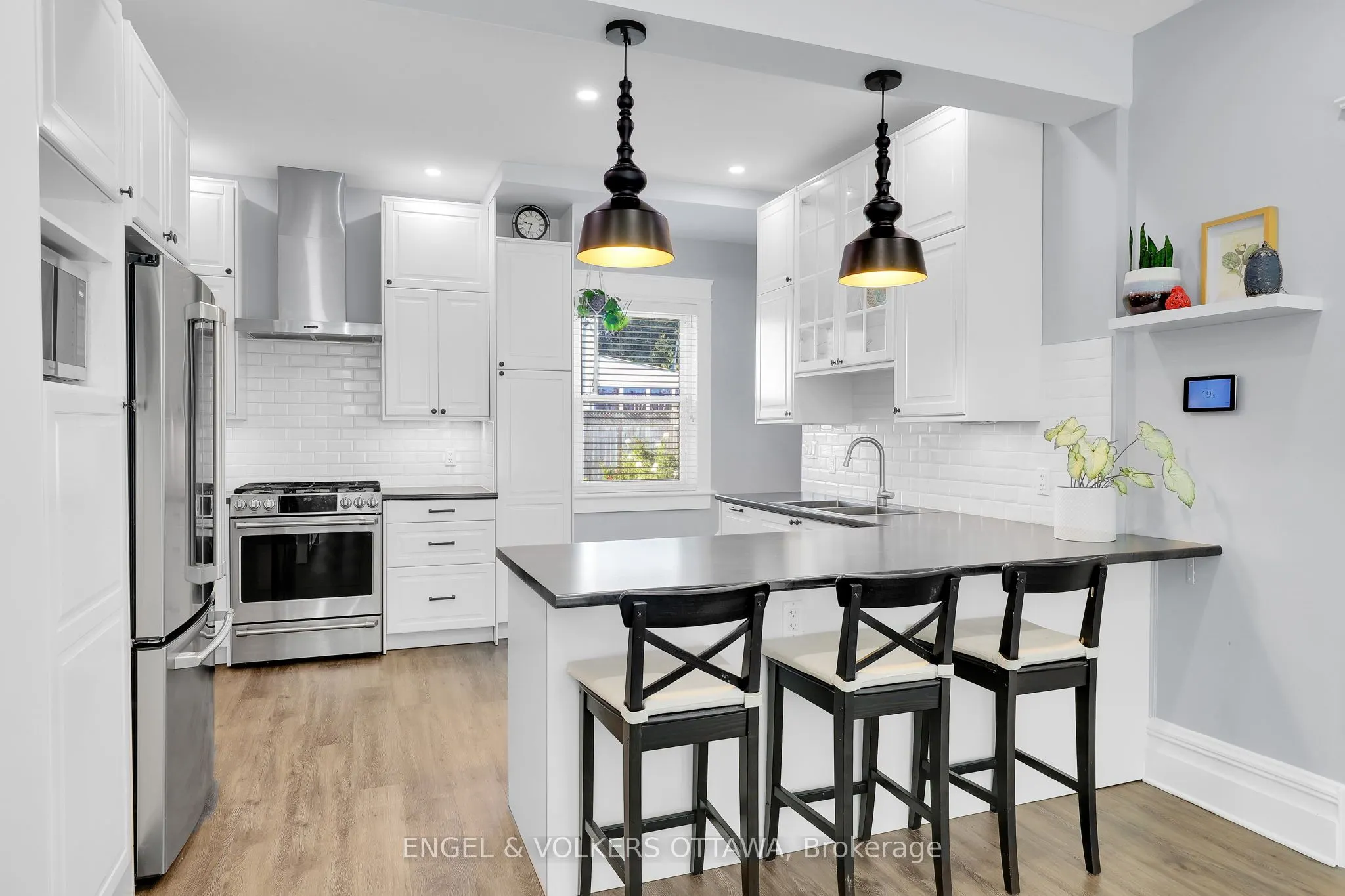 10 Ida Street S