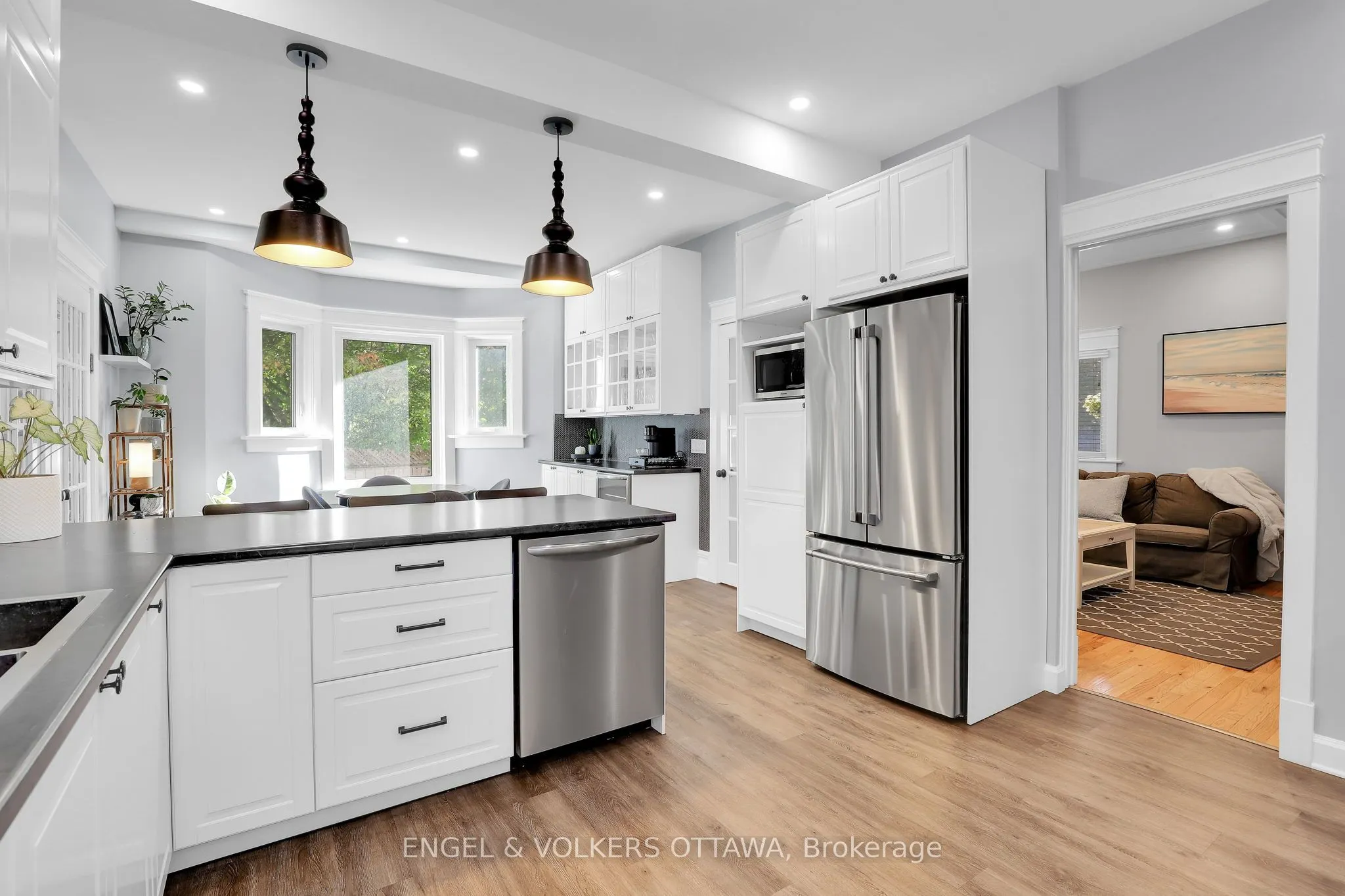 10 Ida Street S