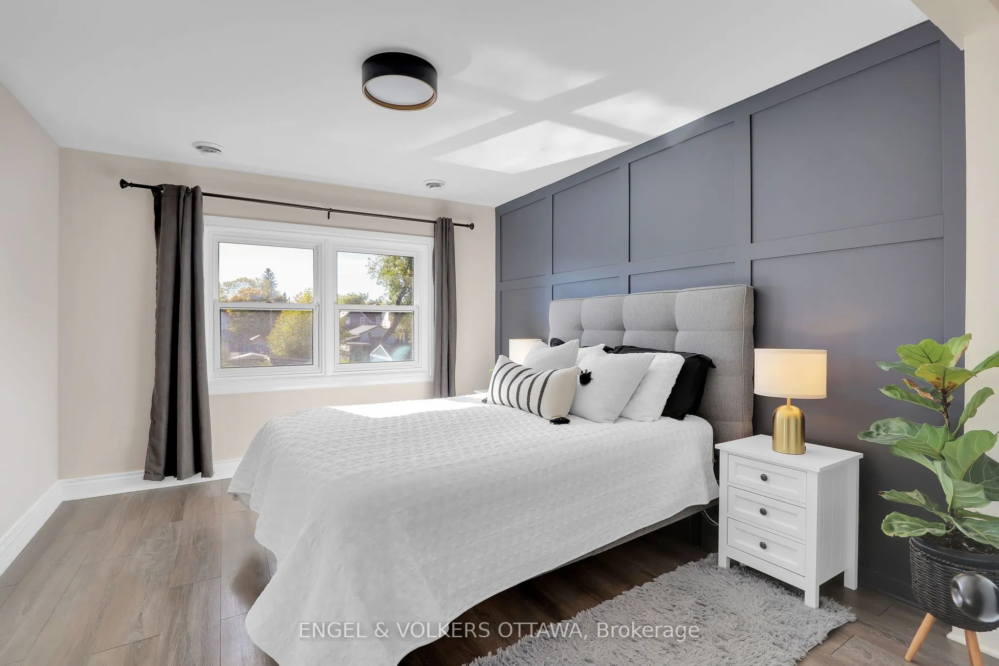 10 Ida Street S