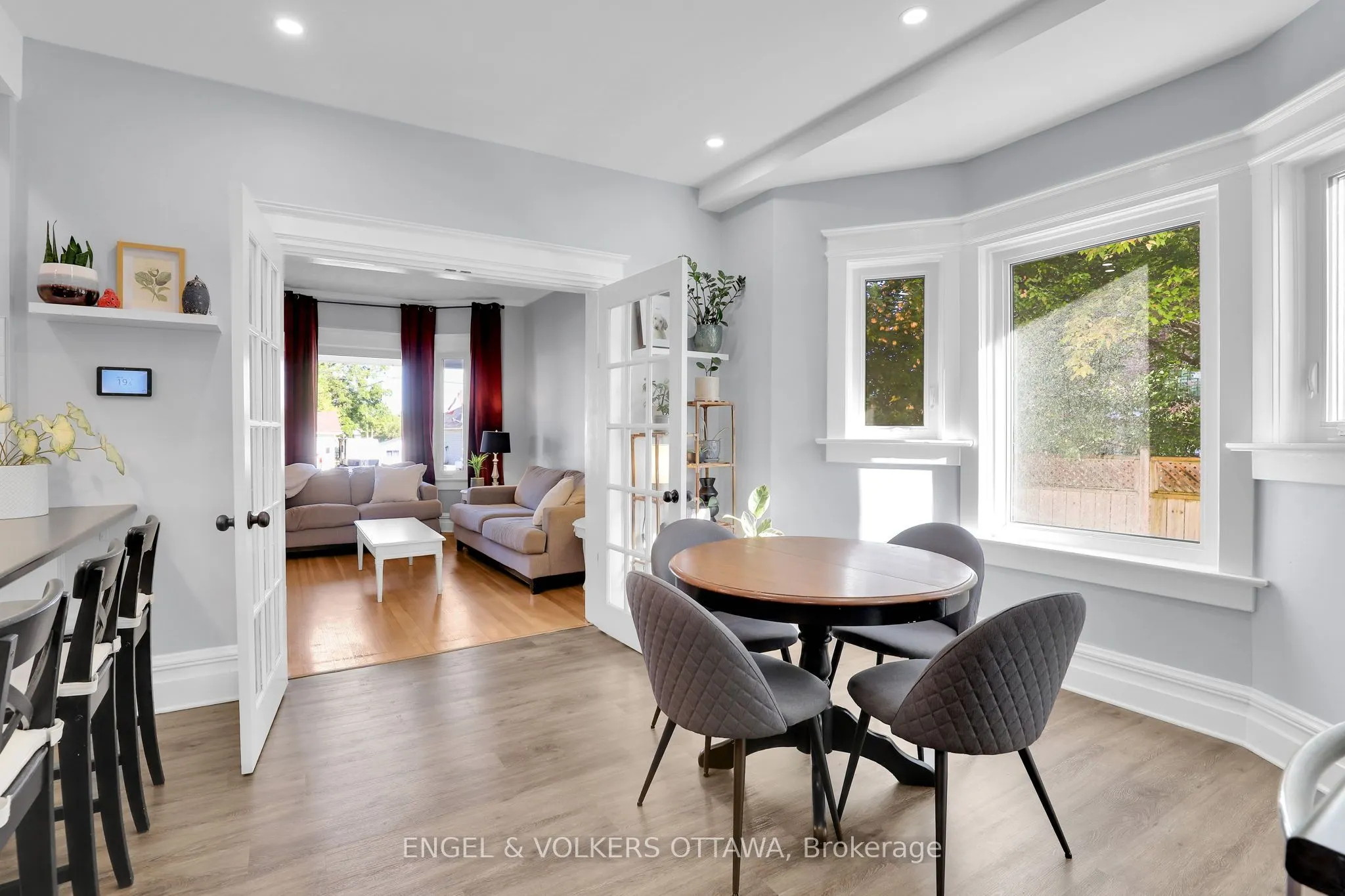 10 Ida Street S
