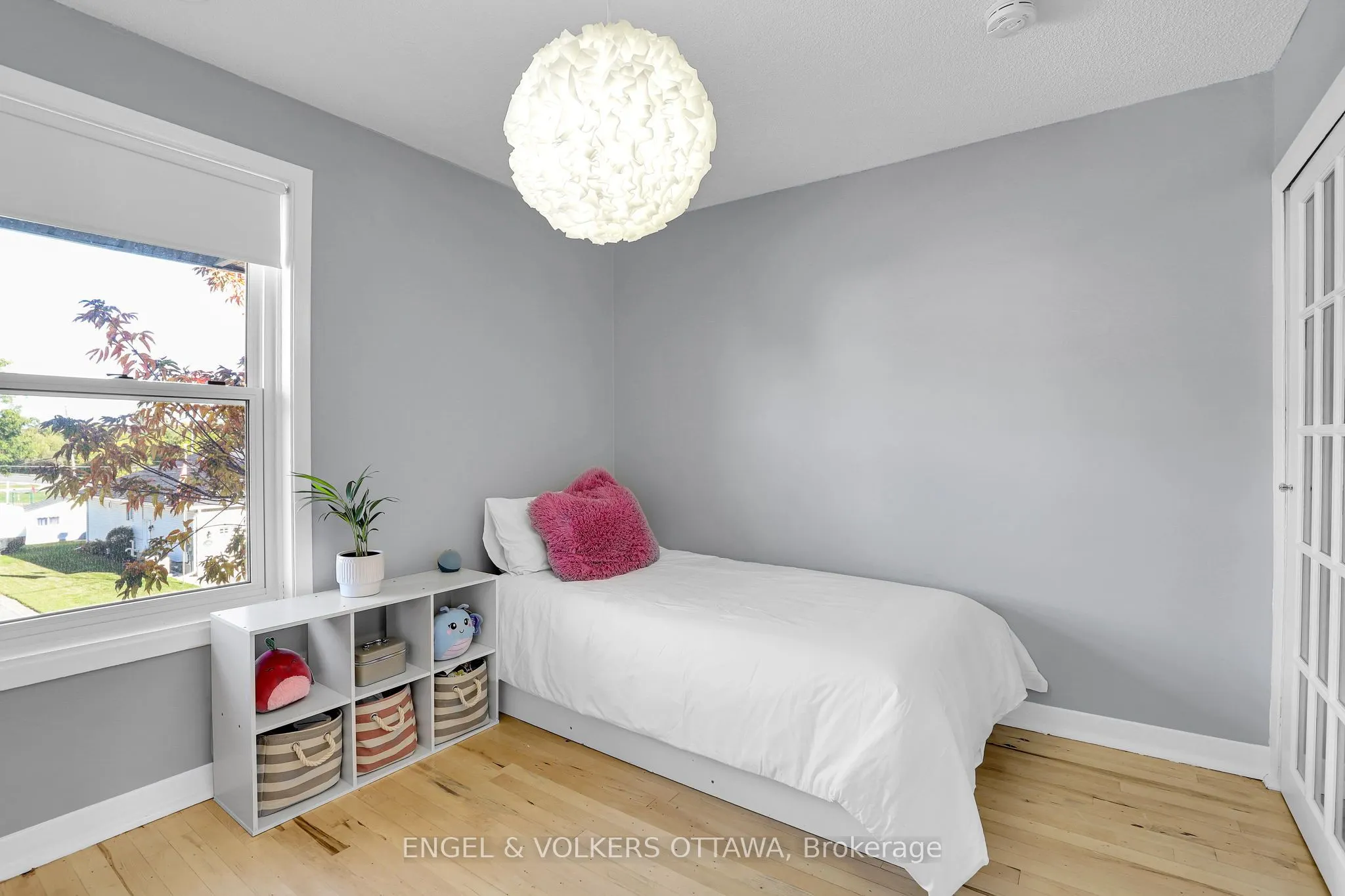 10 Ida Street S