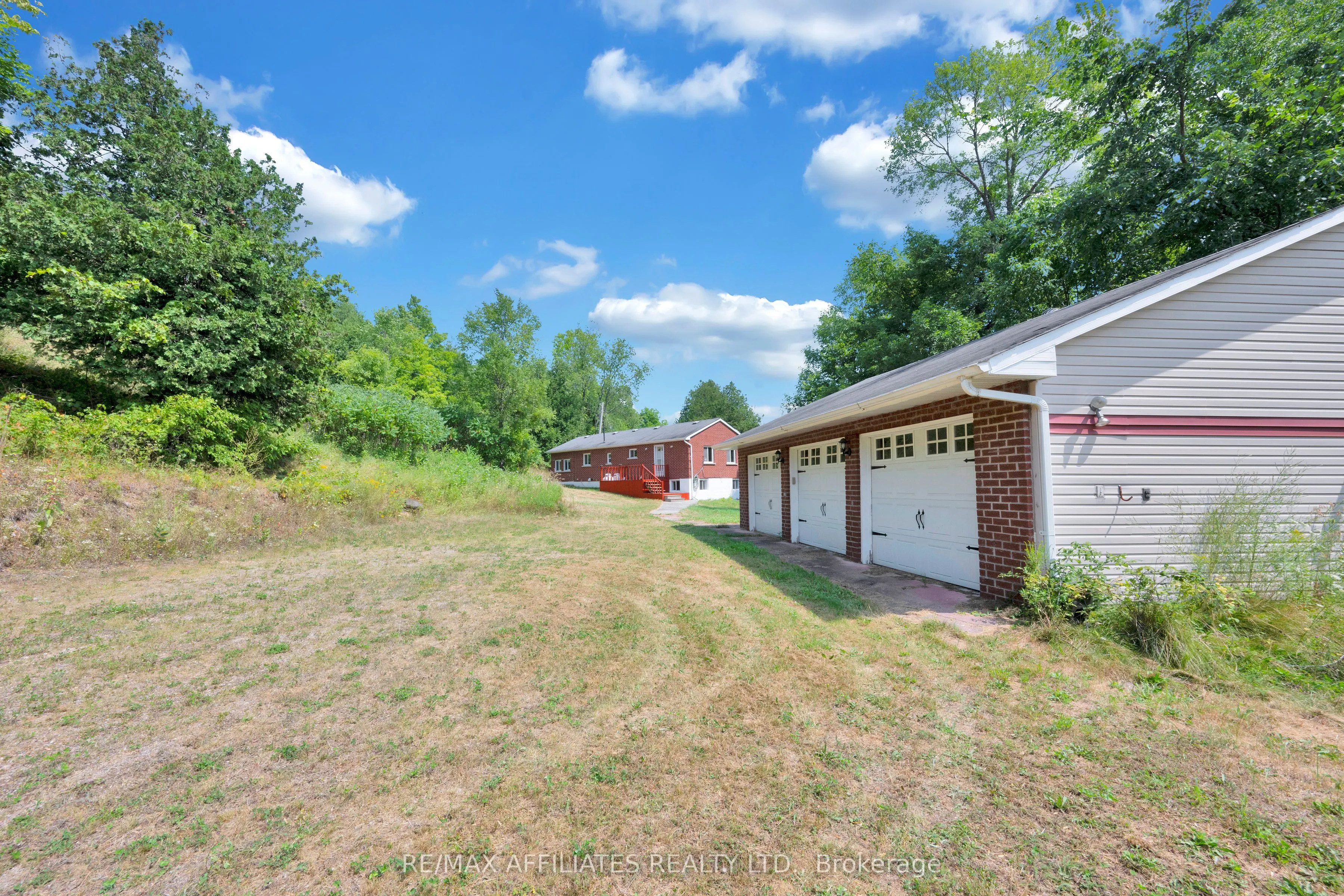 1009 Gardiner's Road