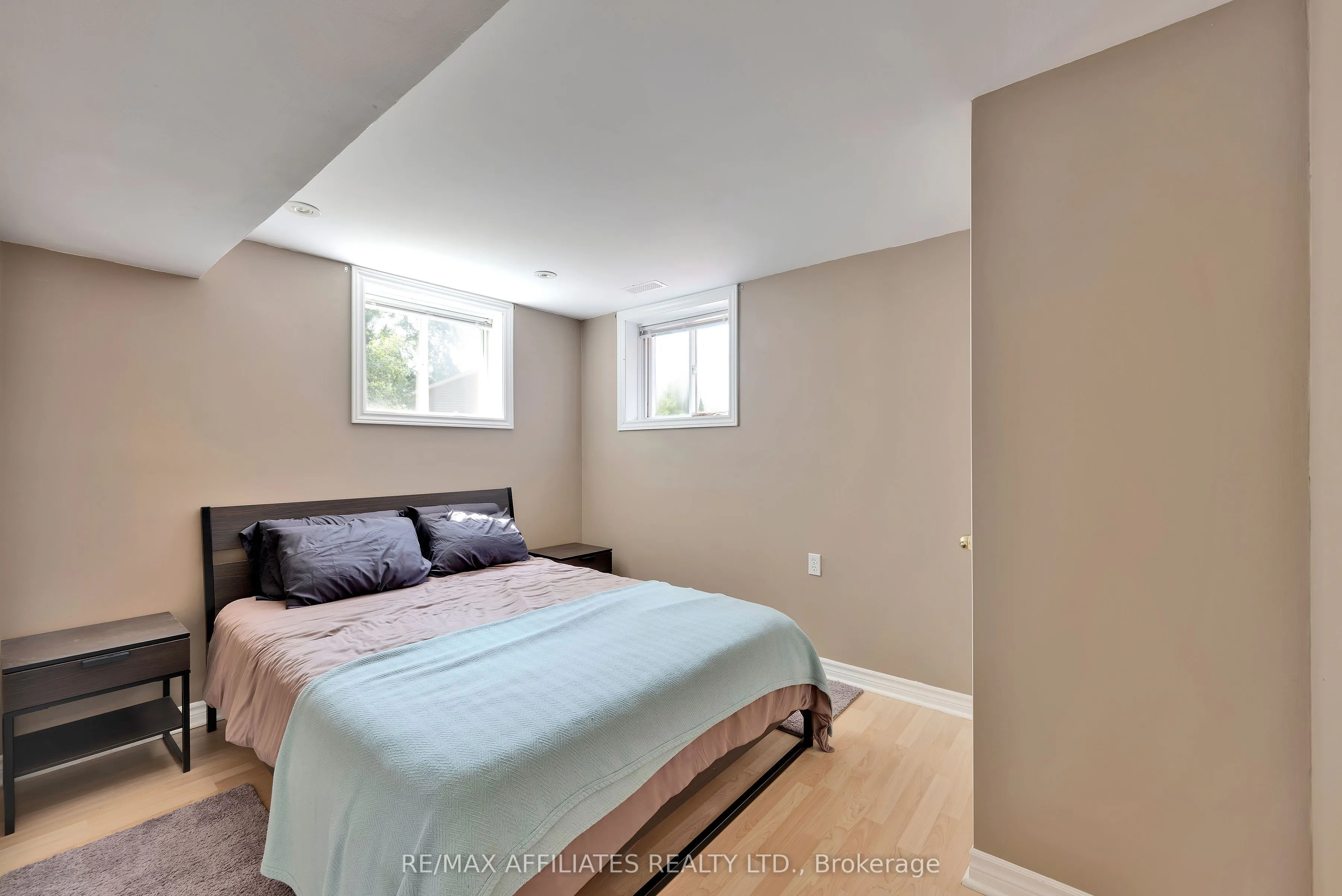 1009 Gardiner's Road