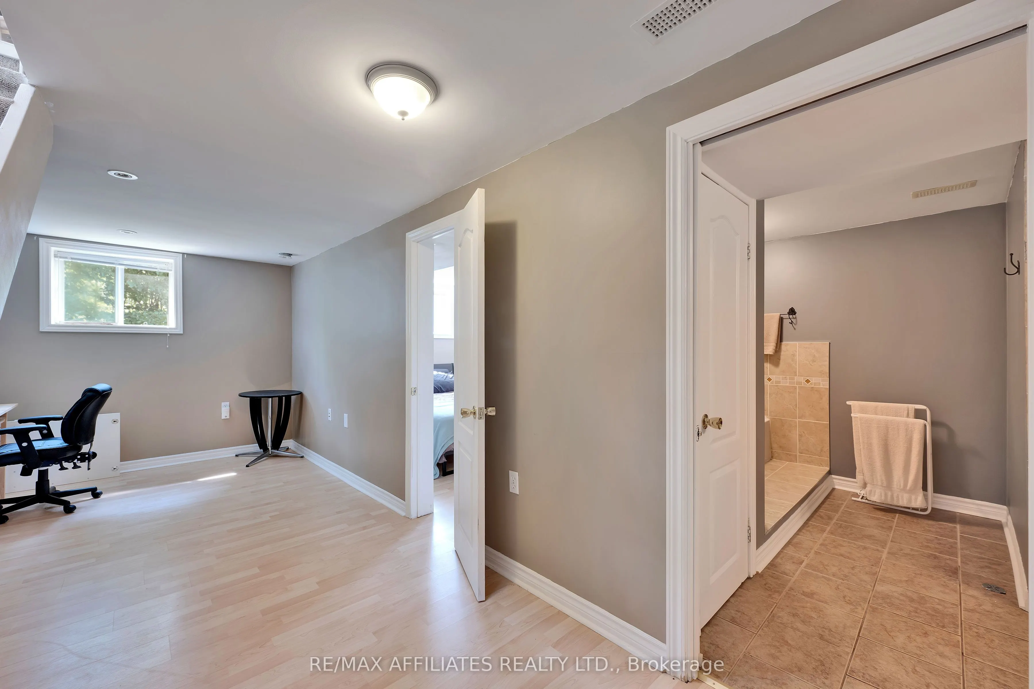 1009 Gardiner's Road