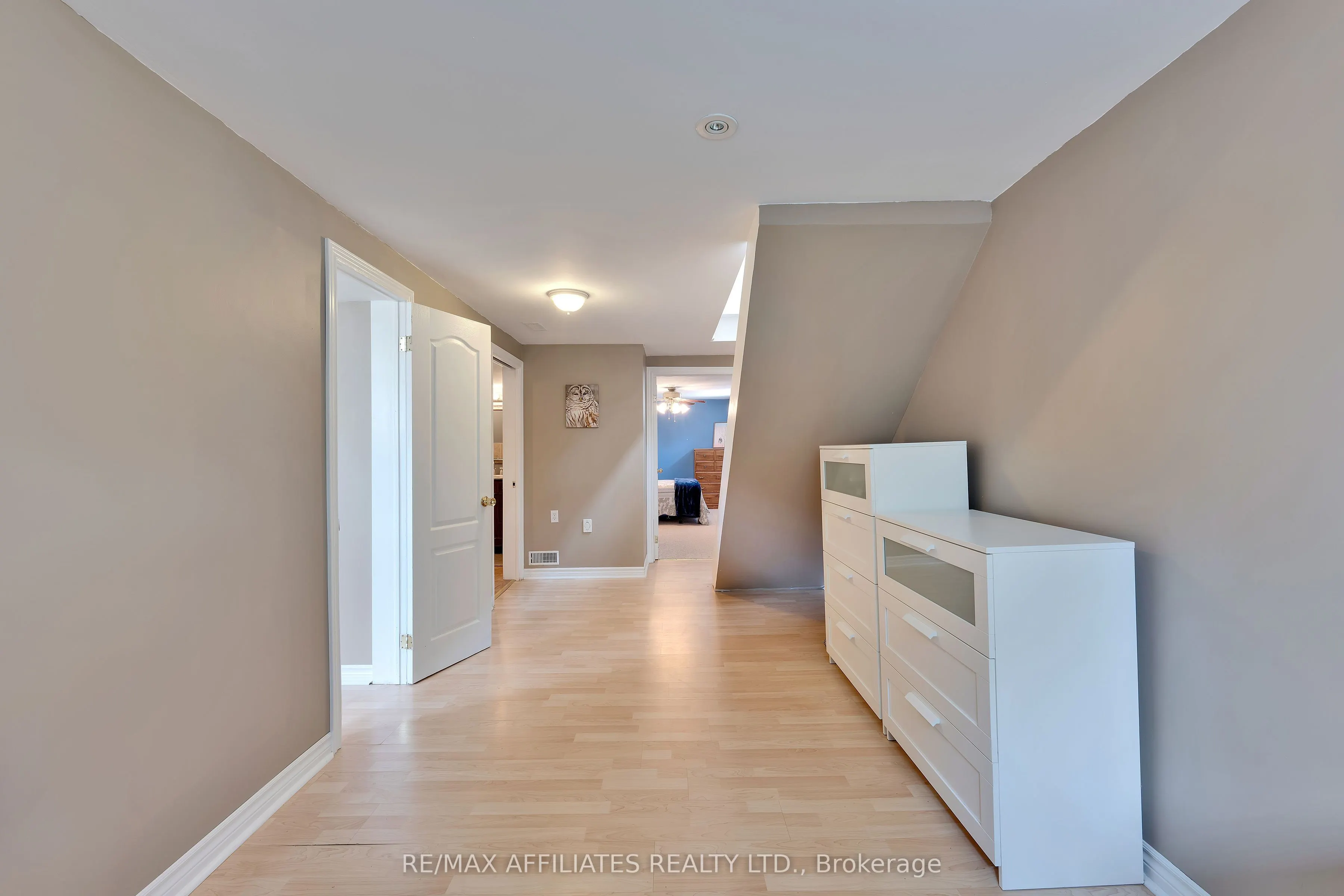 1009 Gardiner's Road