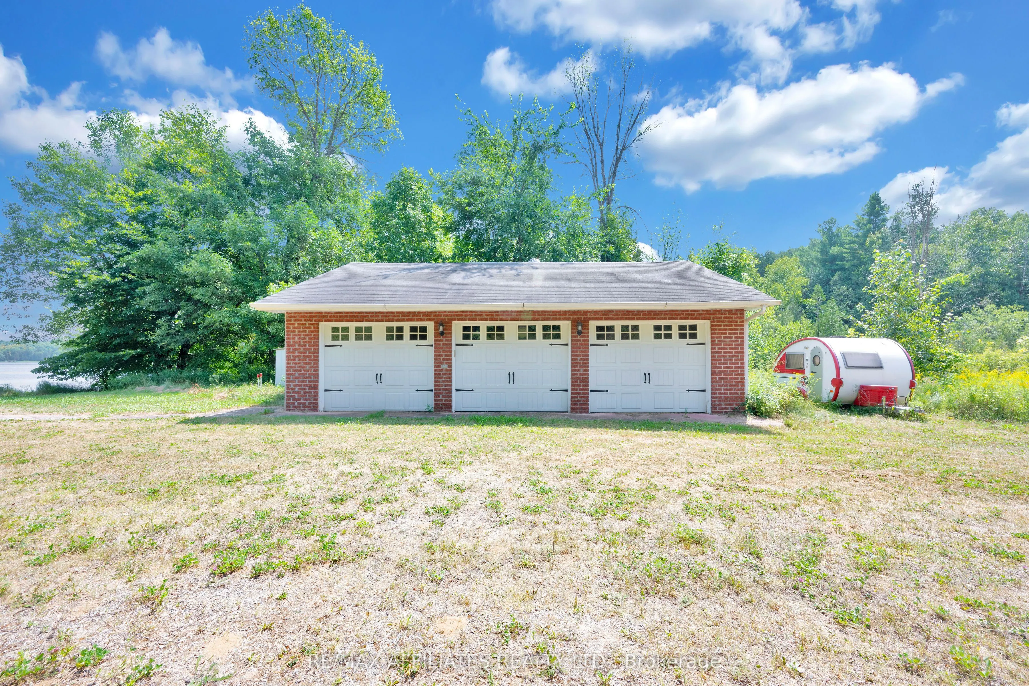 1009 Gardiner's Road