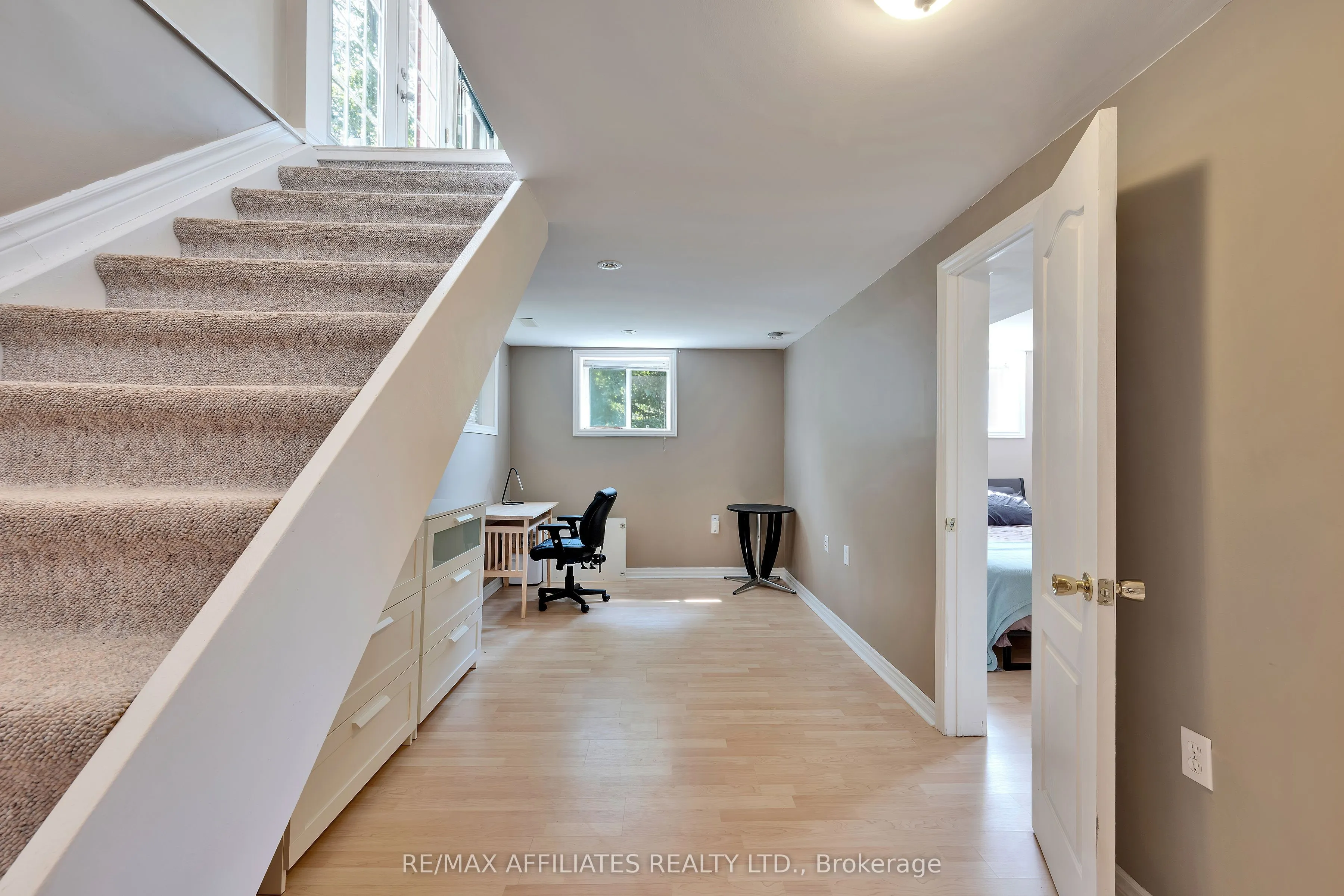 1009 Gardiner's Road