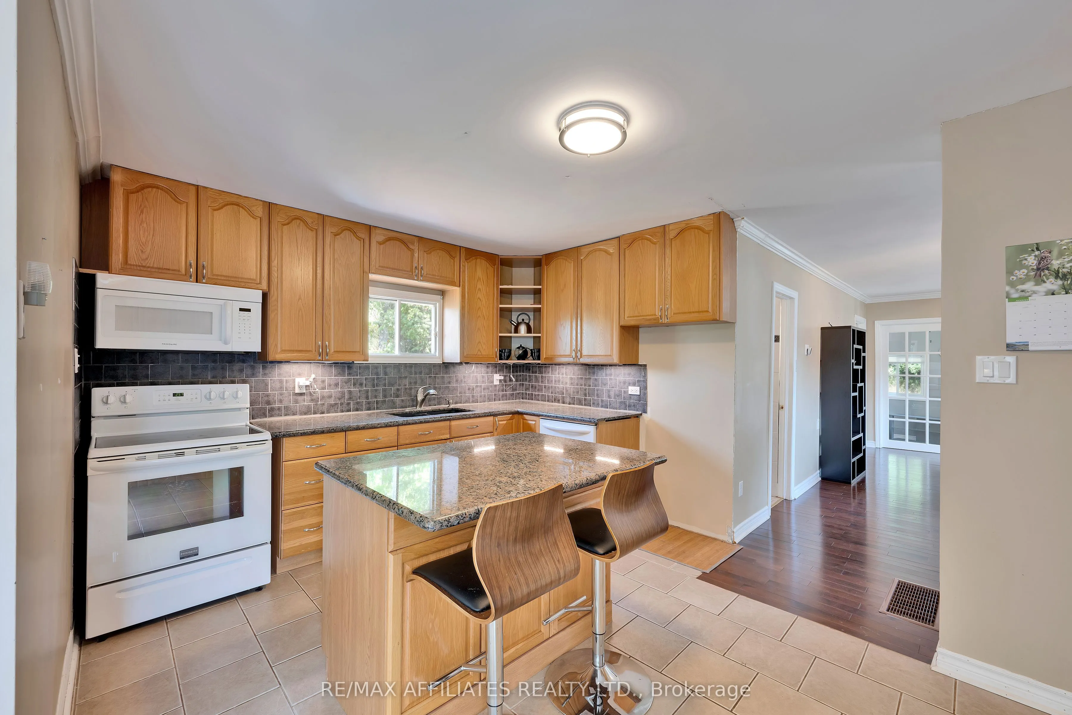 1009 Gardiner's Road