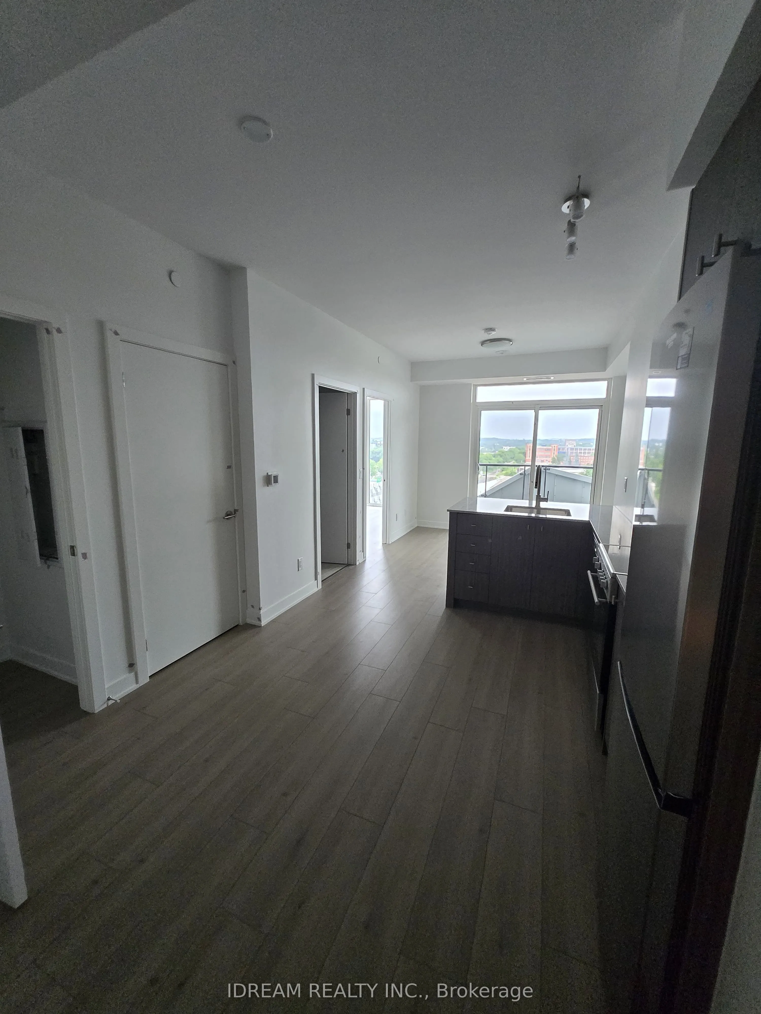 25 Wellington Street S, #804