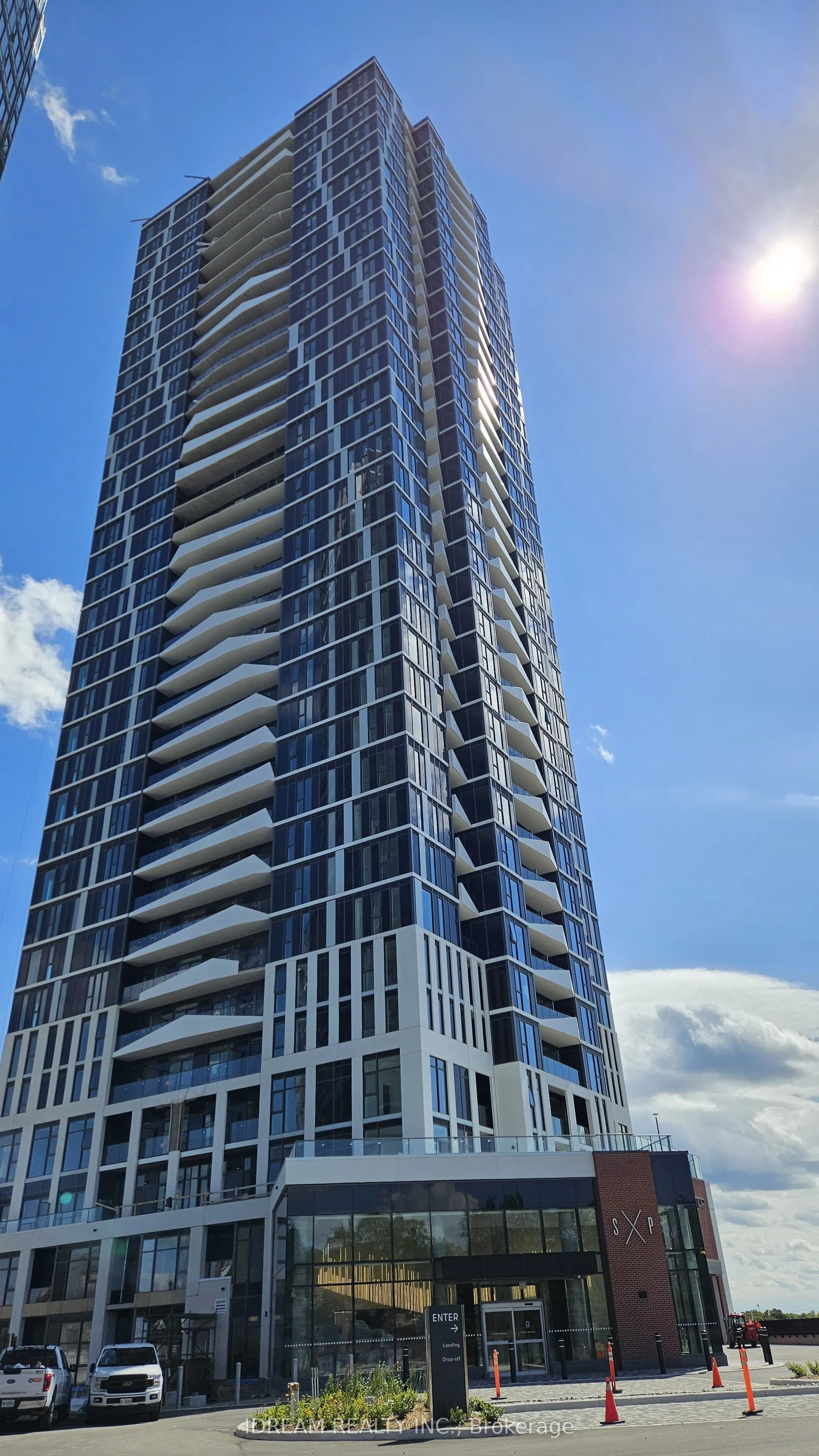 25 Wellington Street S, #804
