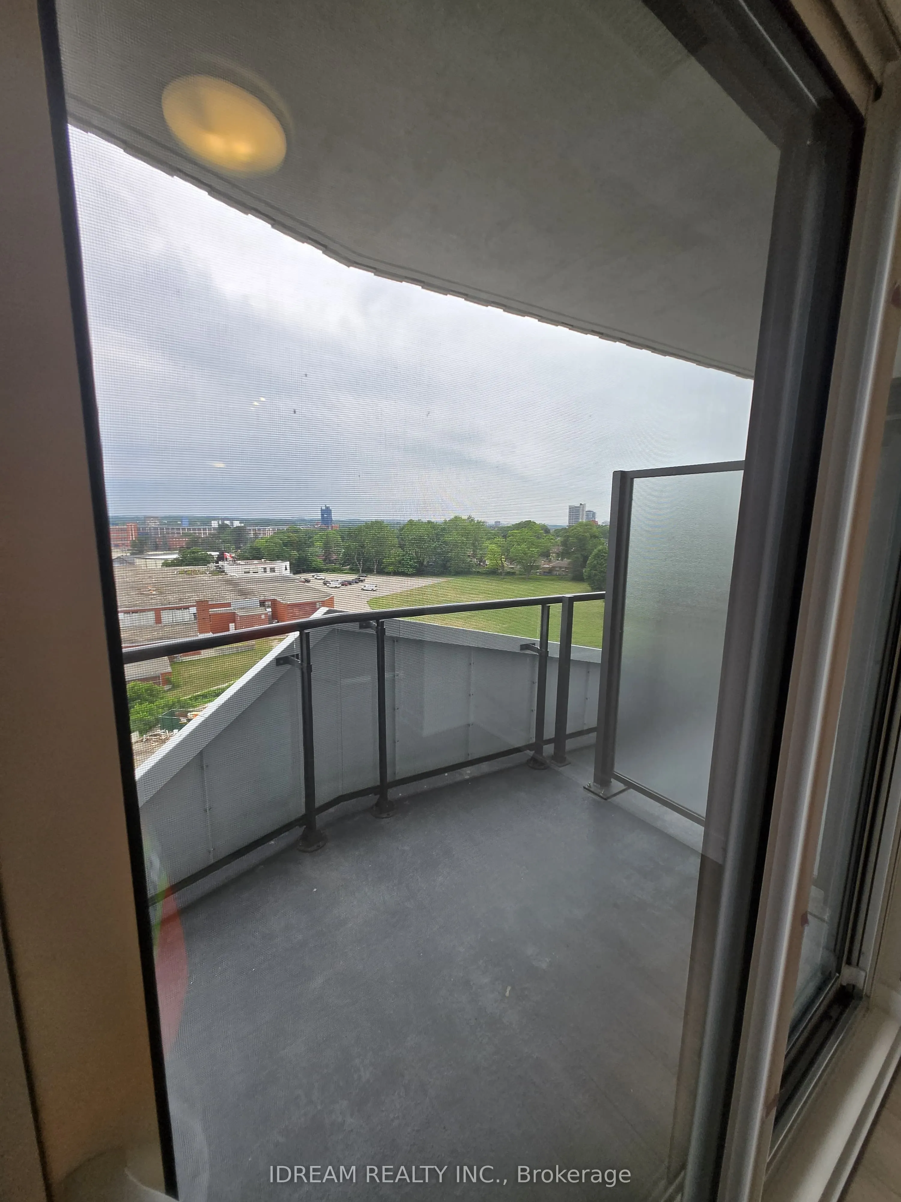 25 Wellington Street S, #804