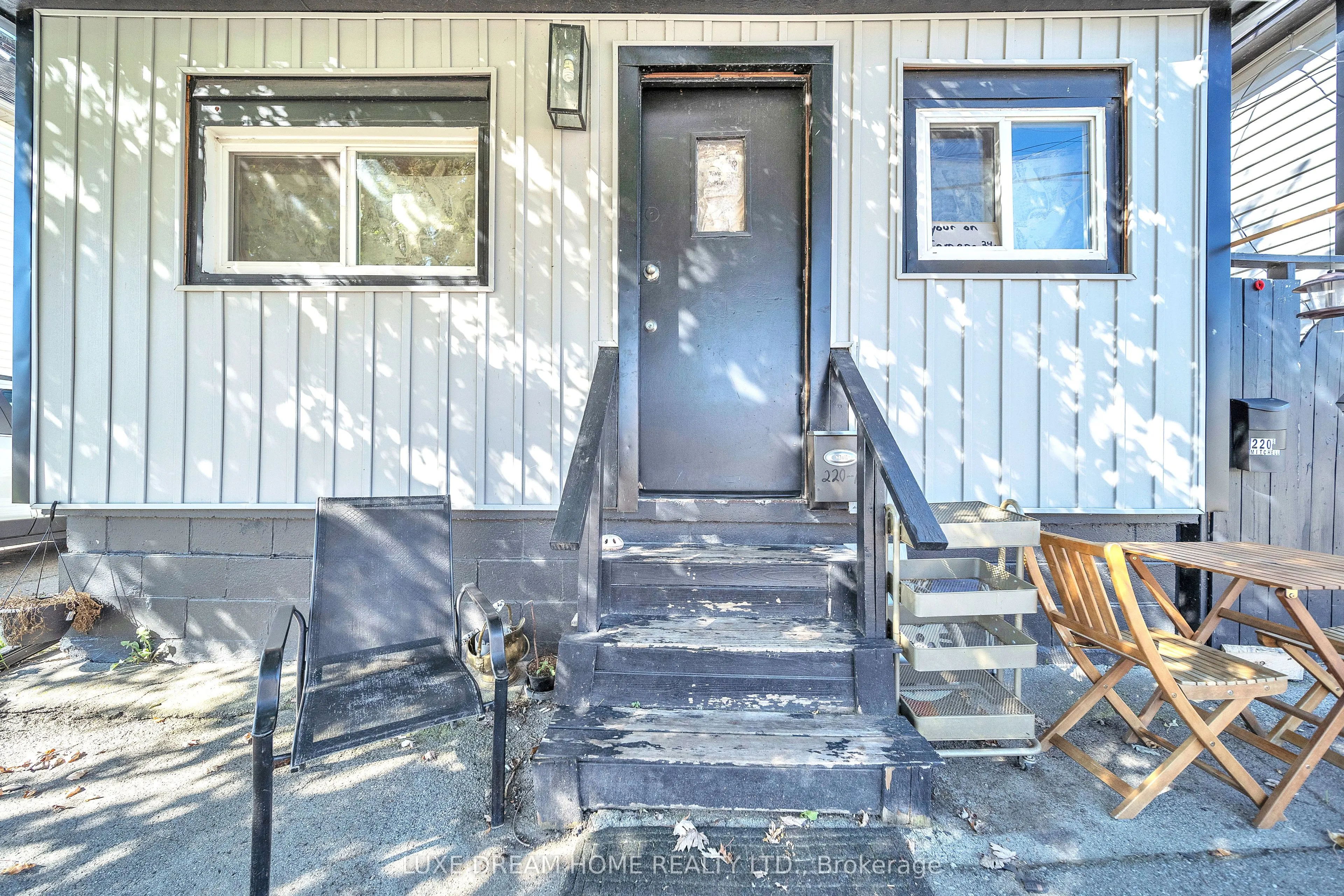 224 MITCHELL Street