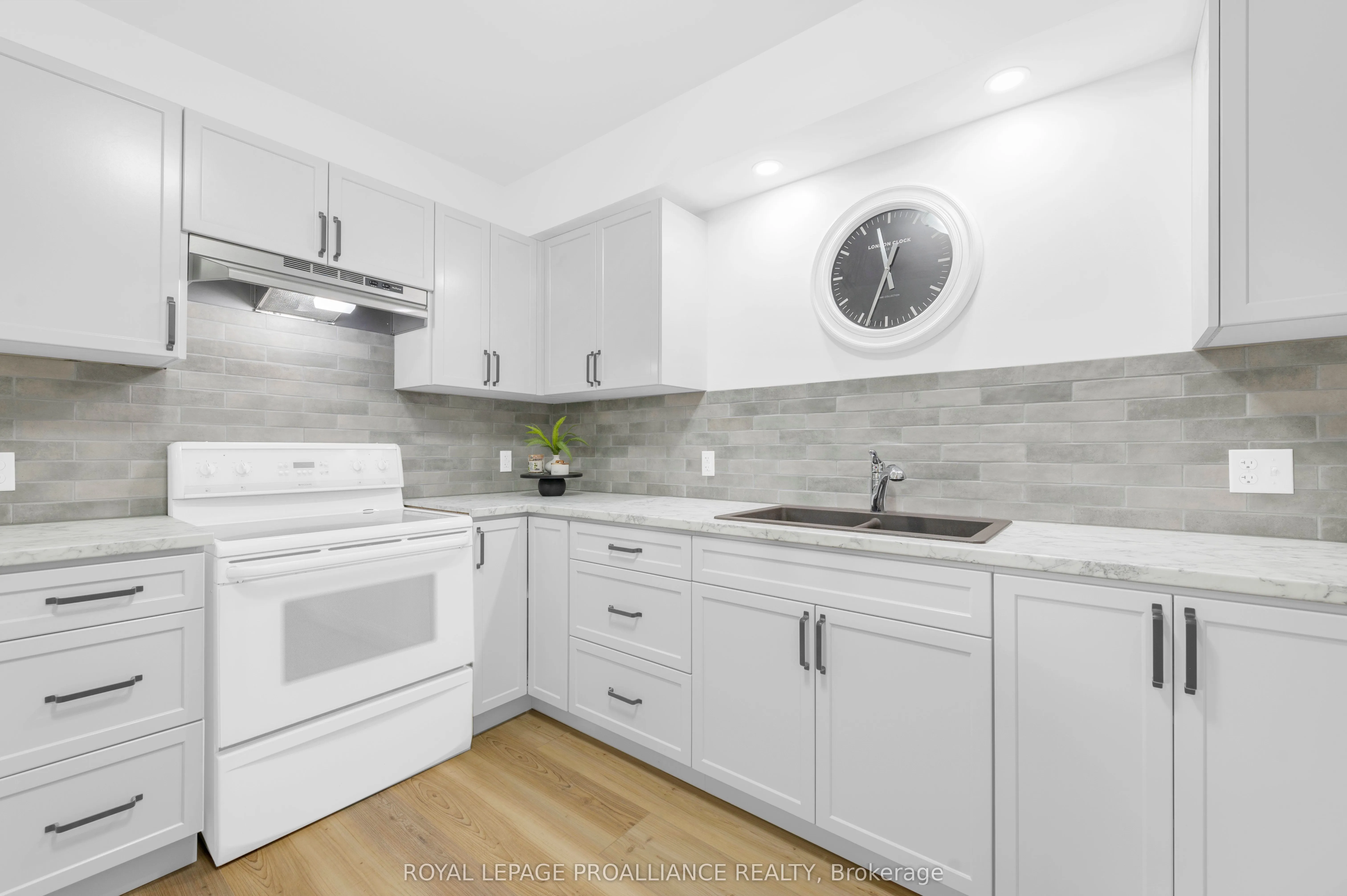 27 Maplewood Avenue