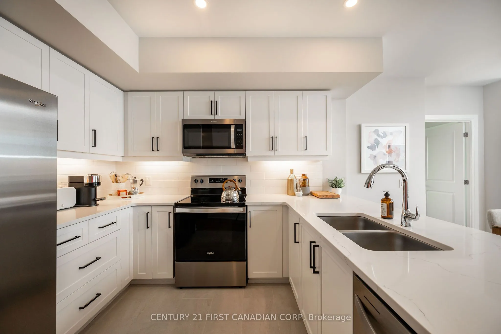 4286 King Street, #703