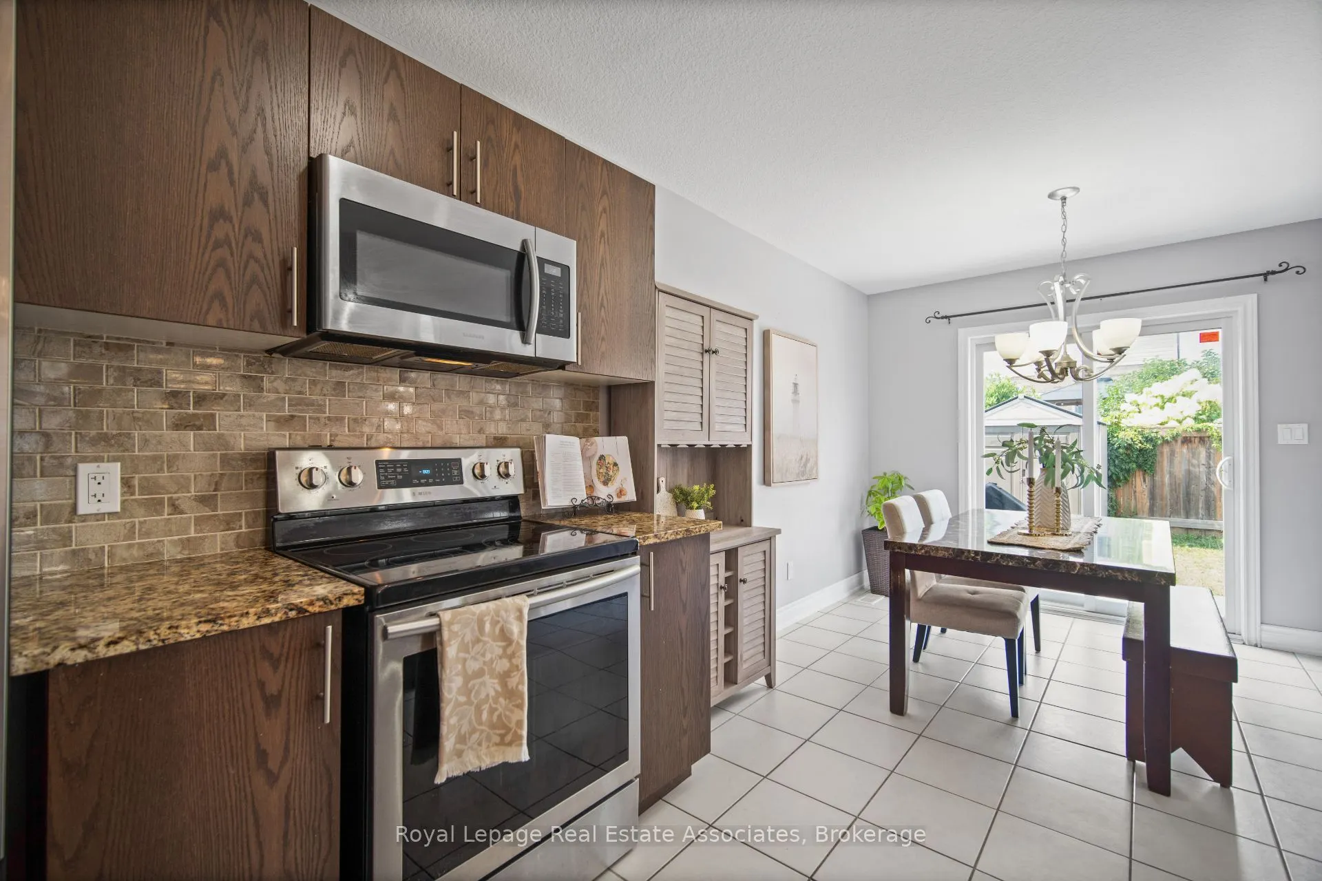 439 Moorlands Crescent