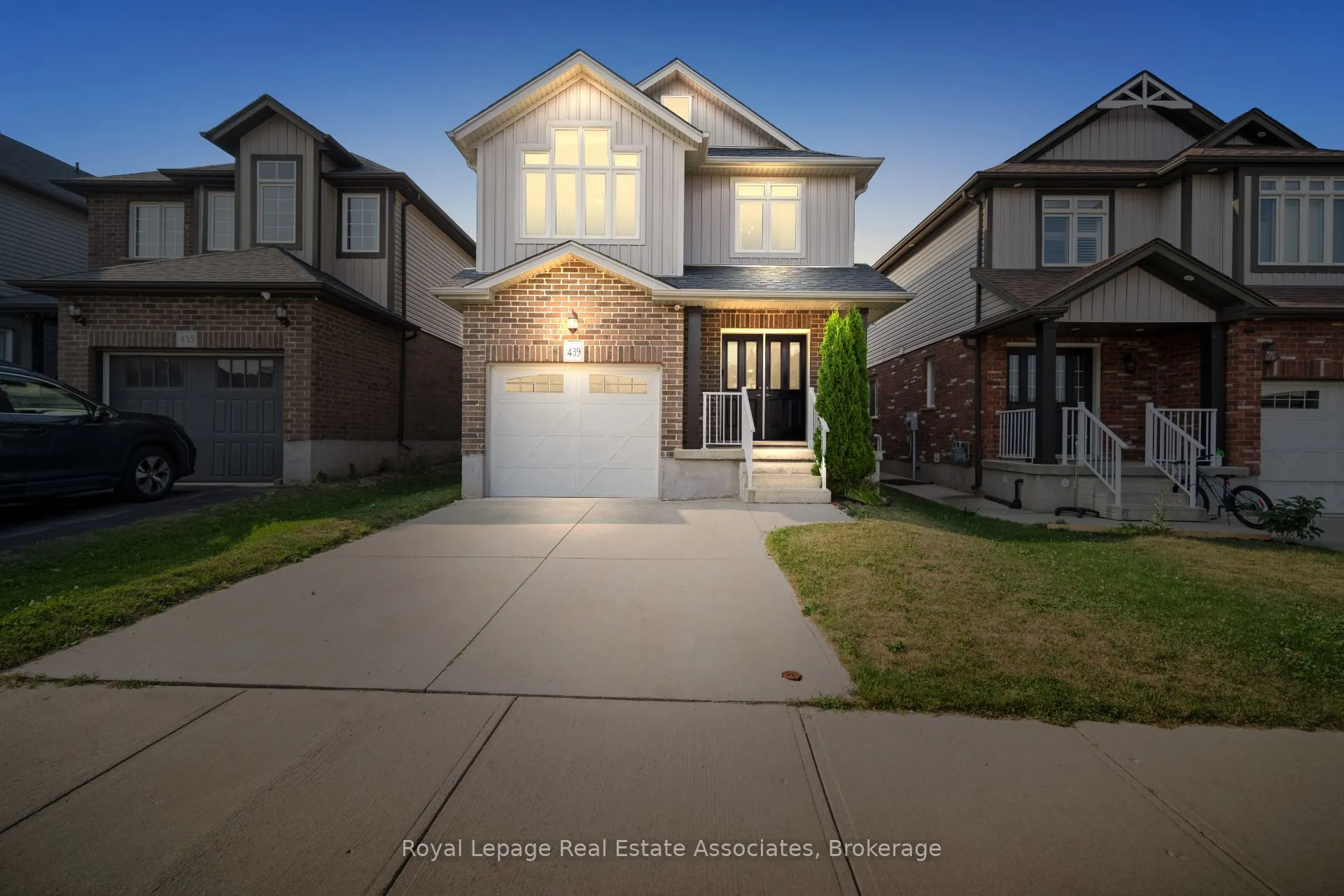 439 Moorlands Crescent