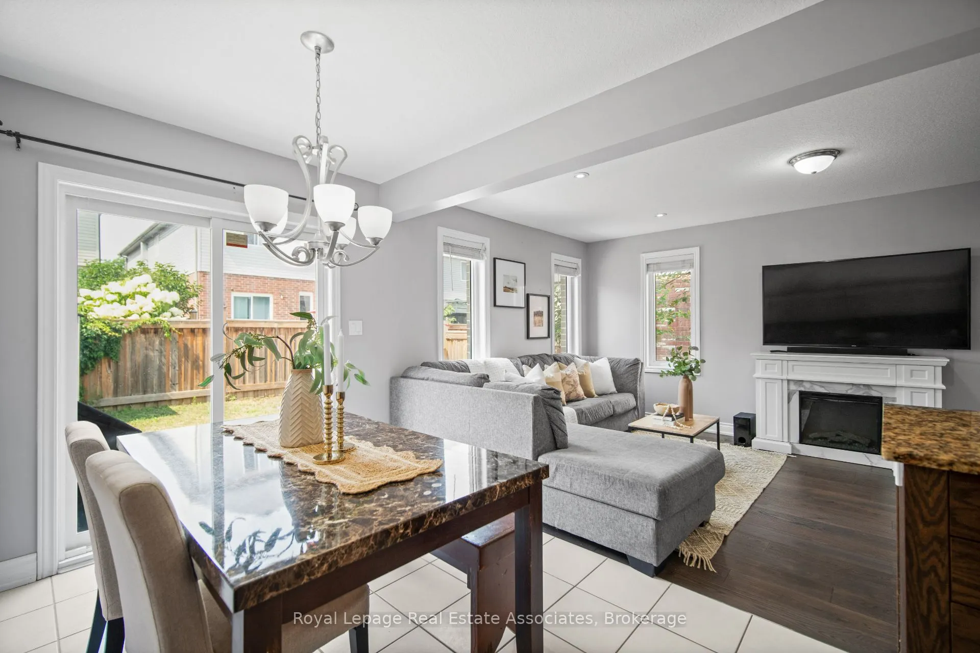 439 Moorlands Crescent