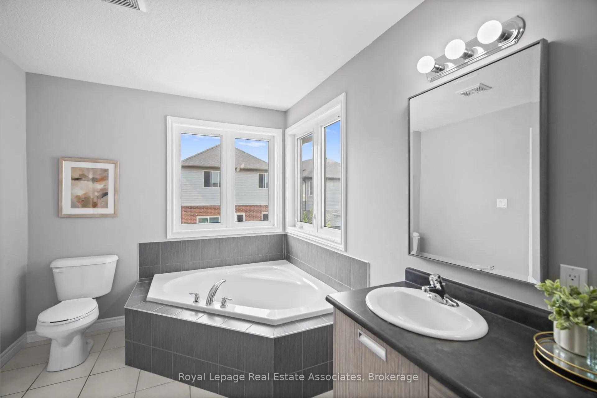 439 Moorlands Crescent