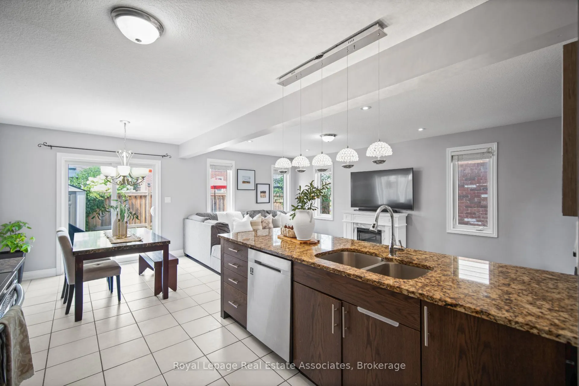439 Moorlands Crescent