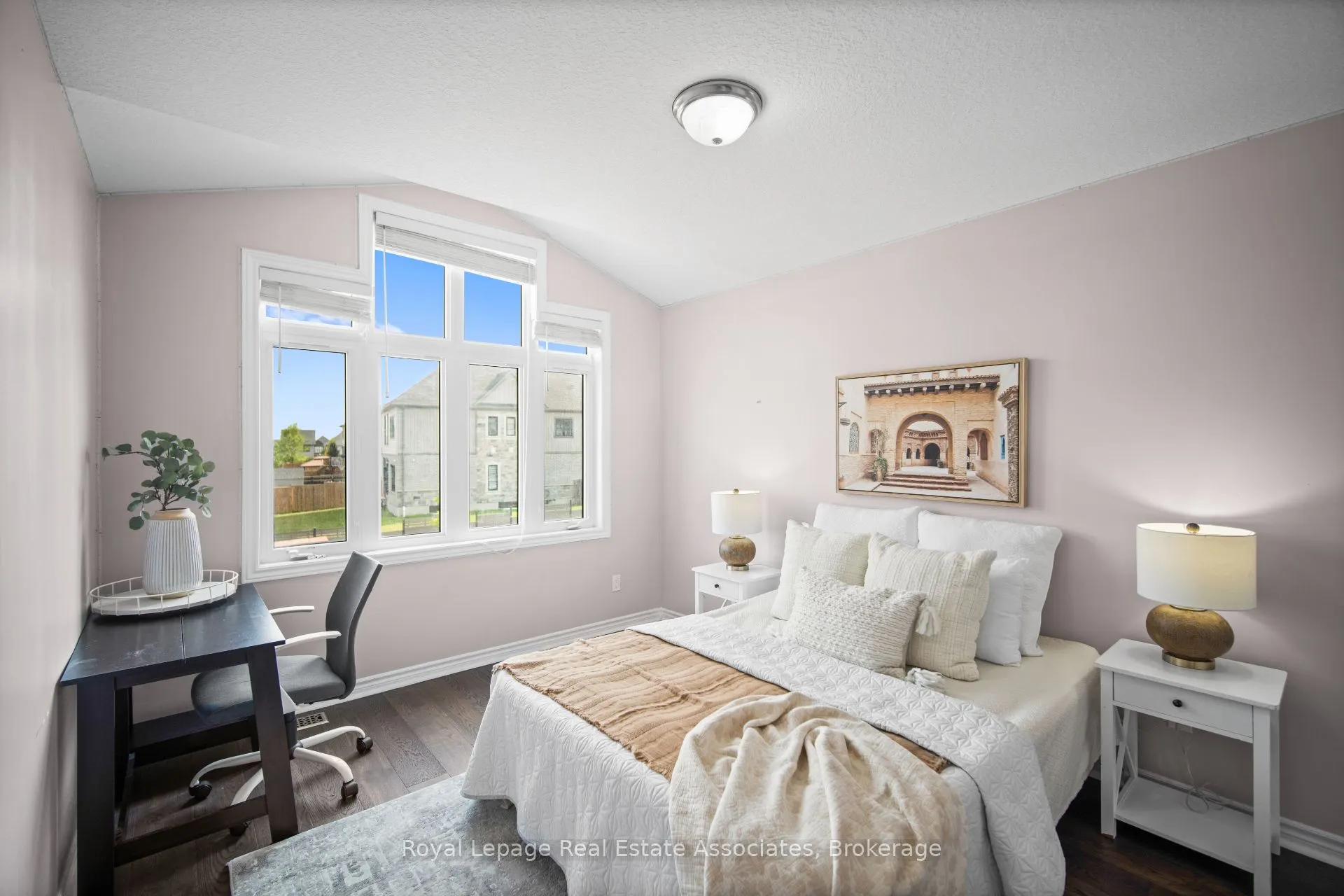 439 Moorlands Crescent