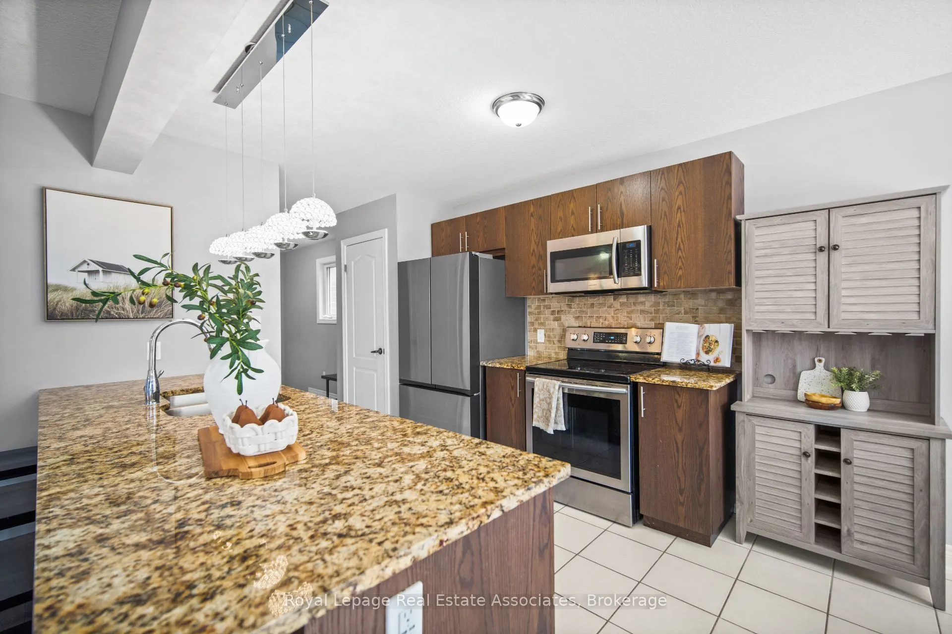 439 Moorlands Crescent