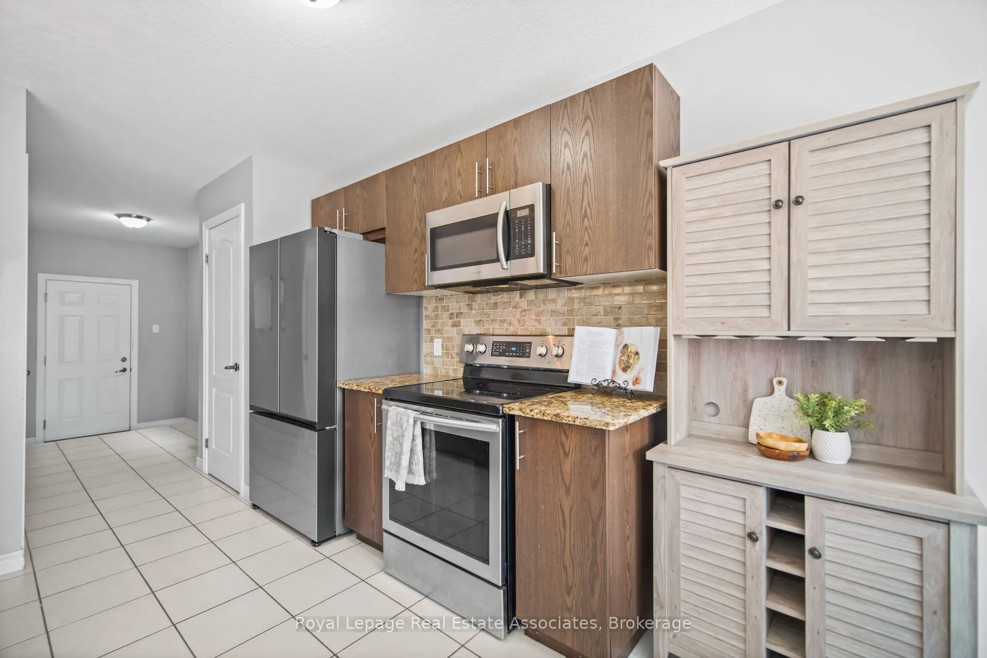 439 Moorlands Crescent