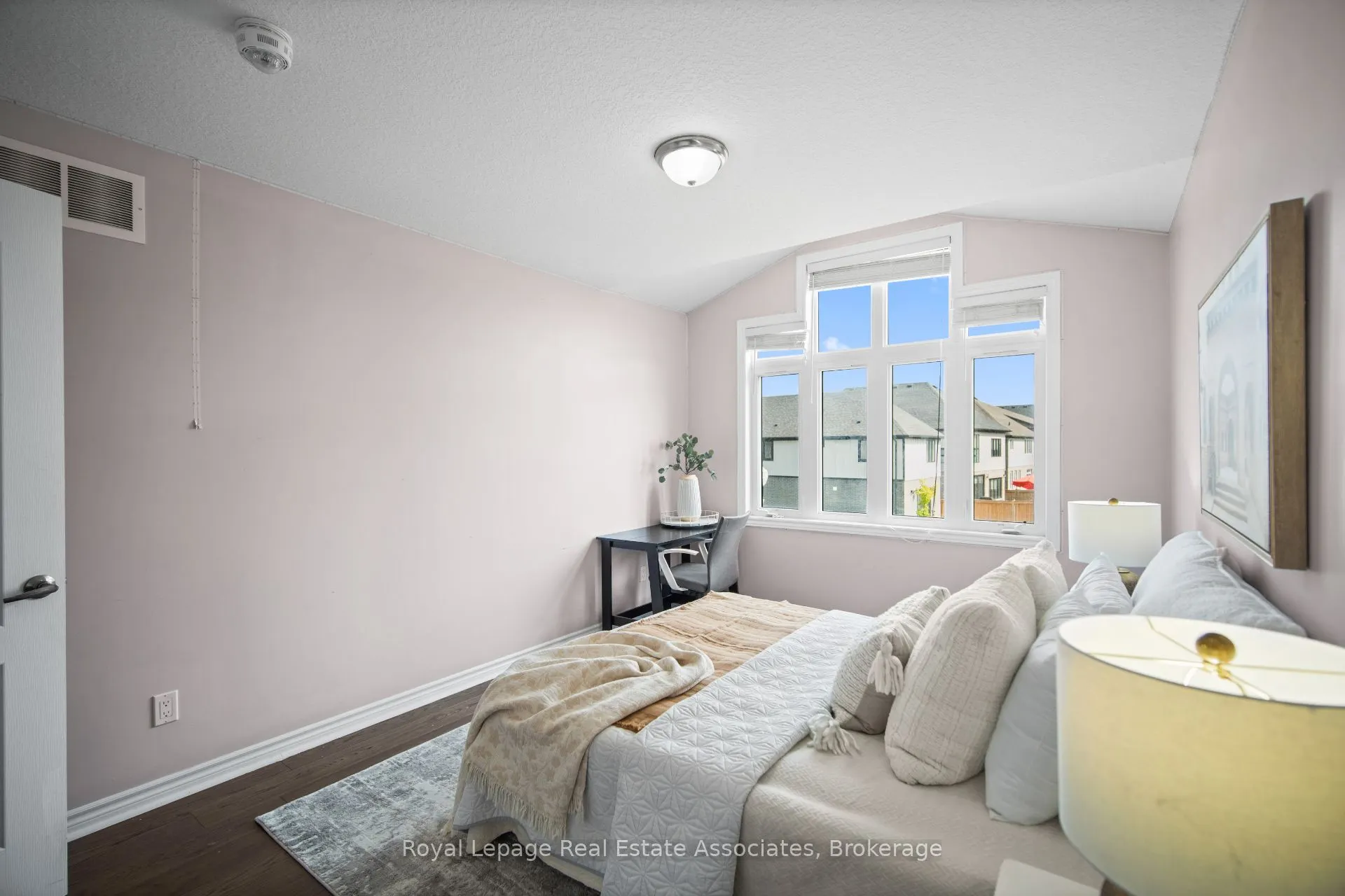 439 Moorlands Crescent