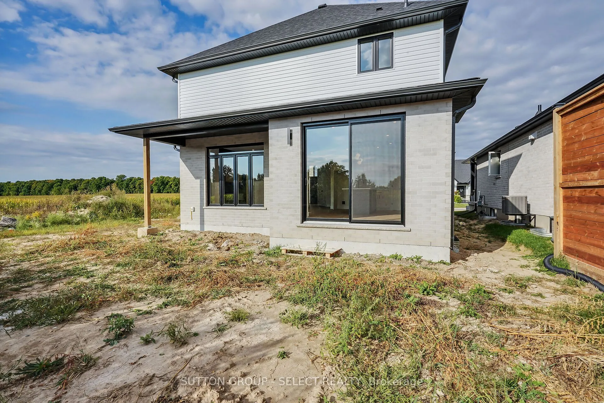 58 BRISCOE Crescent
