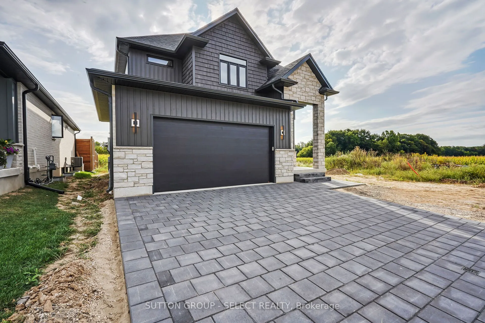 58 BRISCOE Crescent