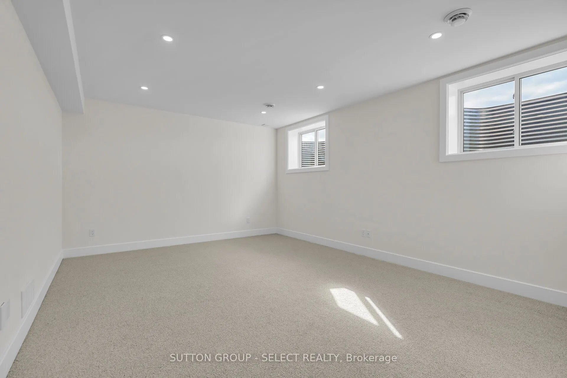 58 BRISCOE Crescent