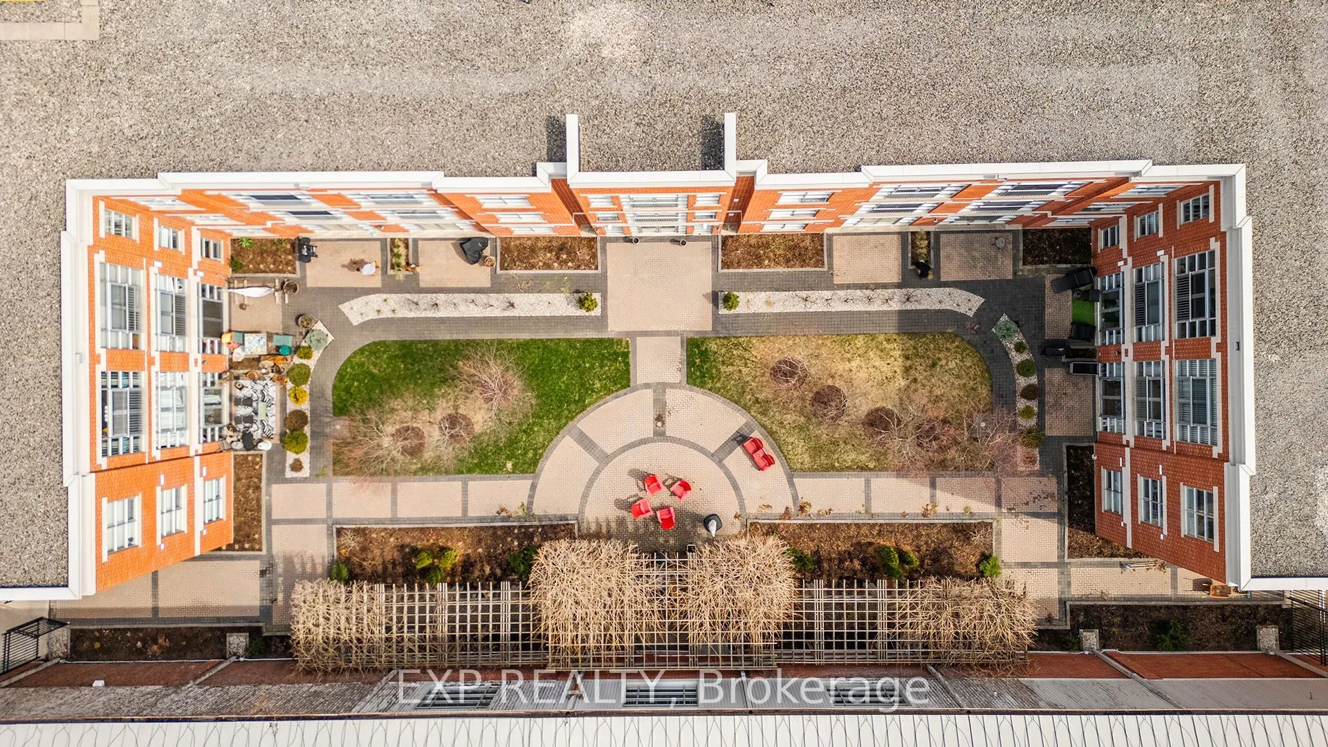 165 Duke Street E, #305