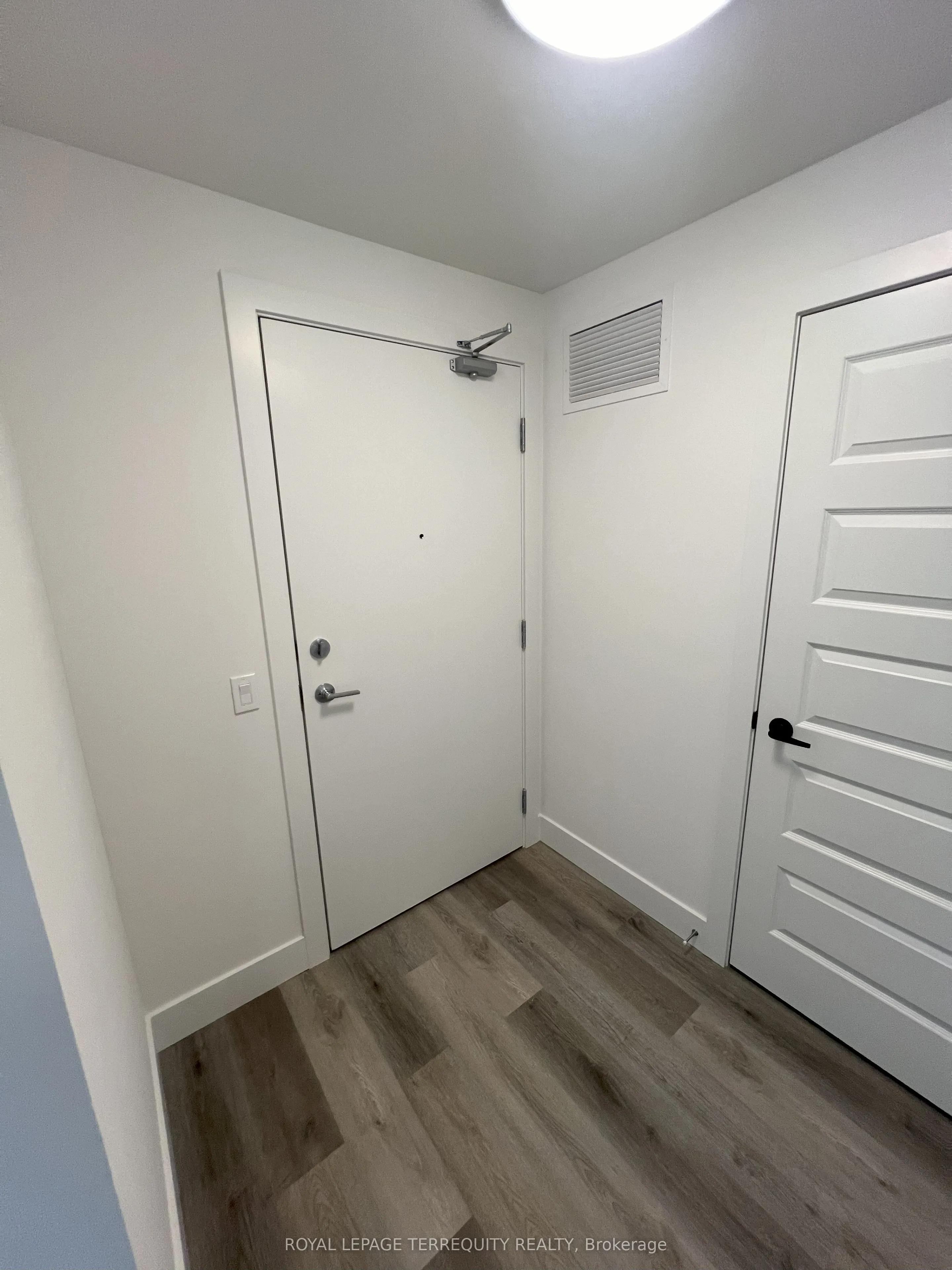 107 Roger Street, #416