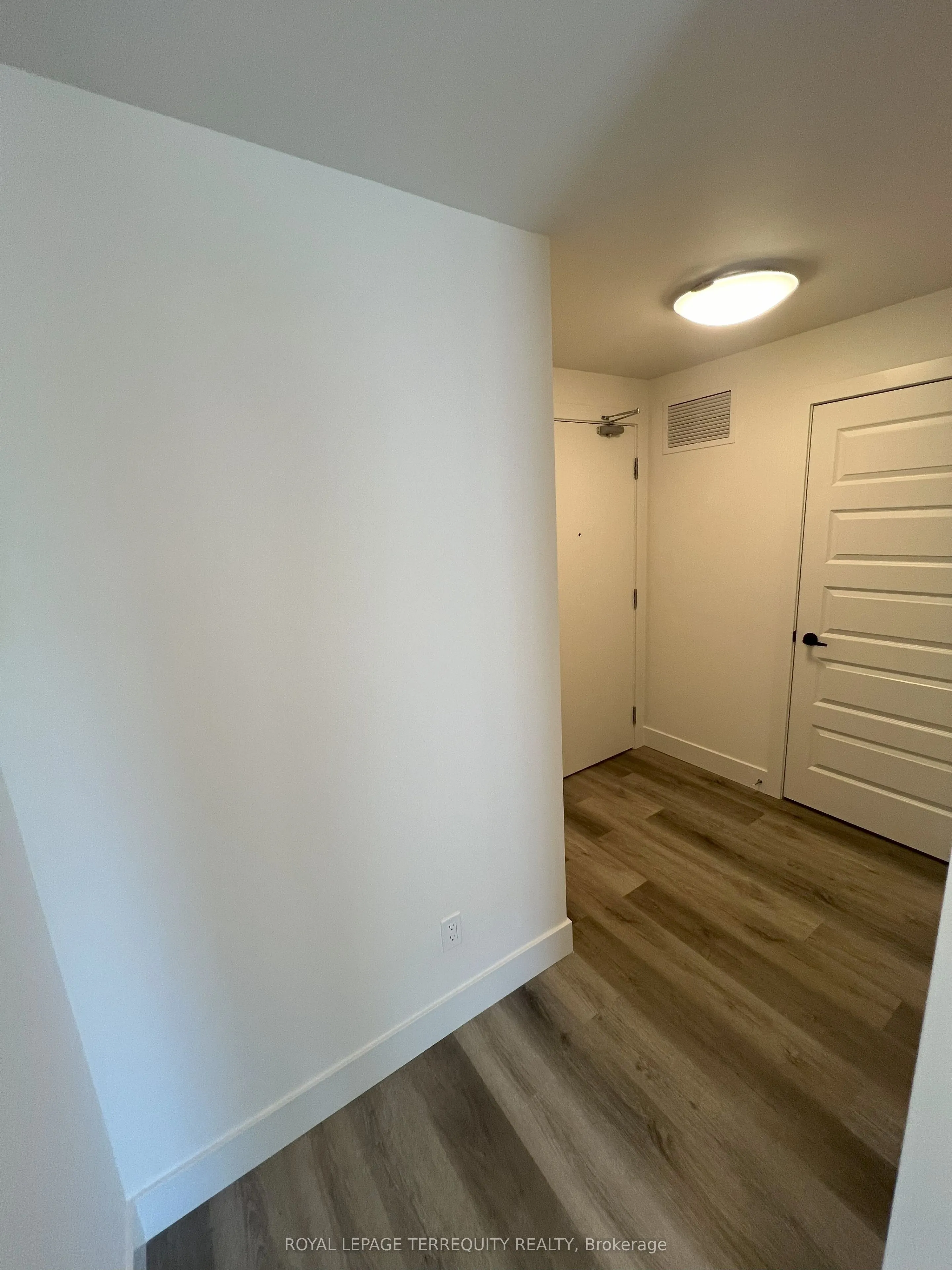 107 Roger Street, #416