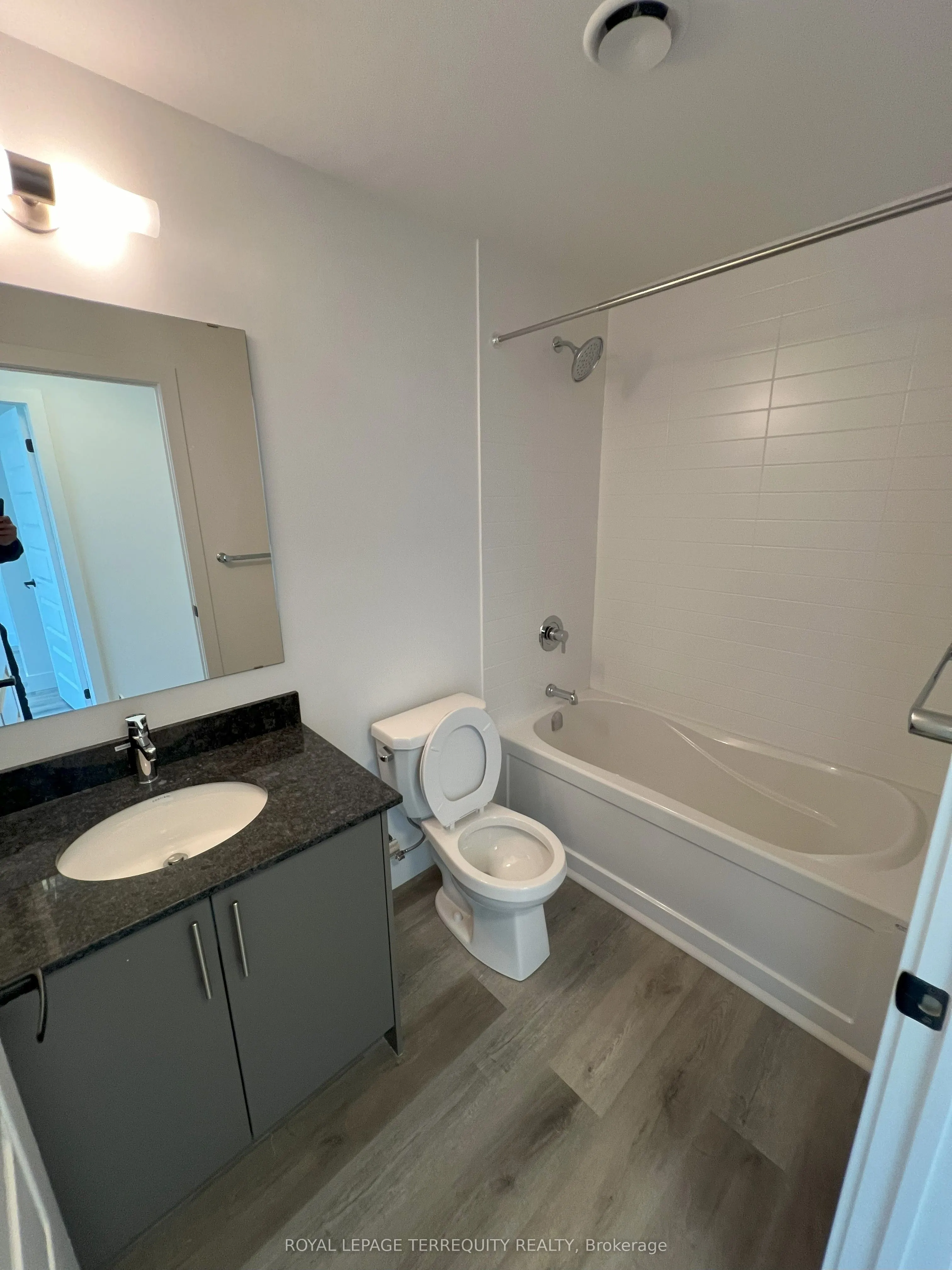 107 Roger Street, #416