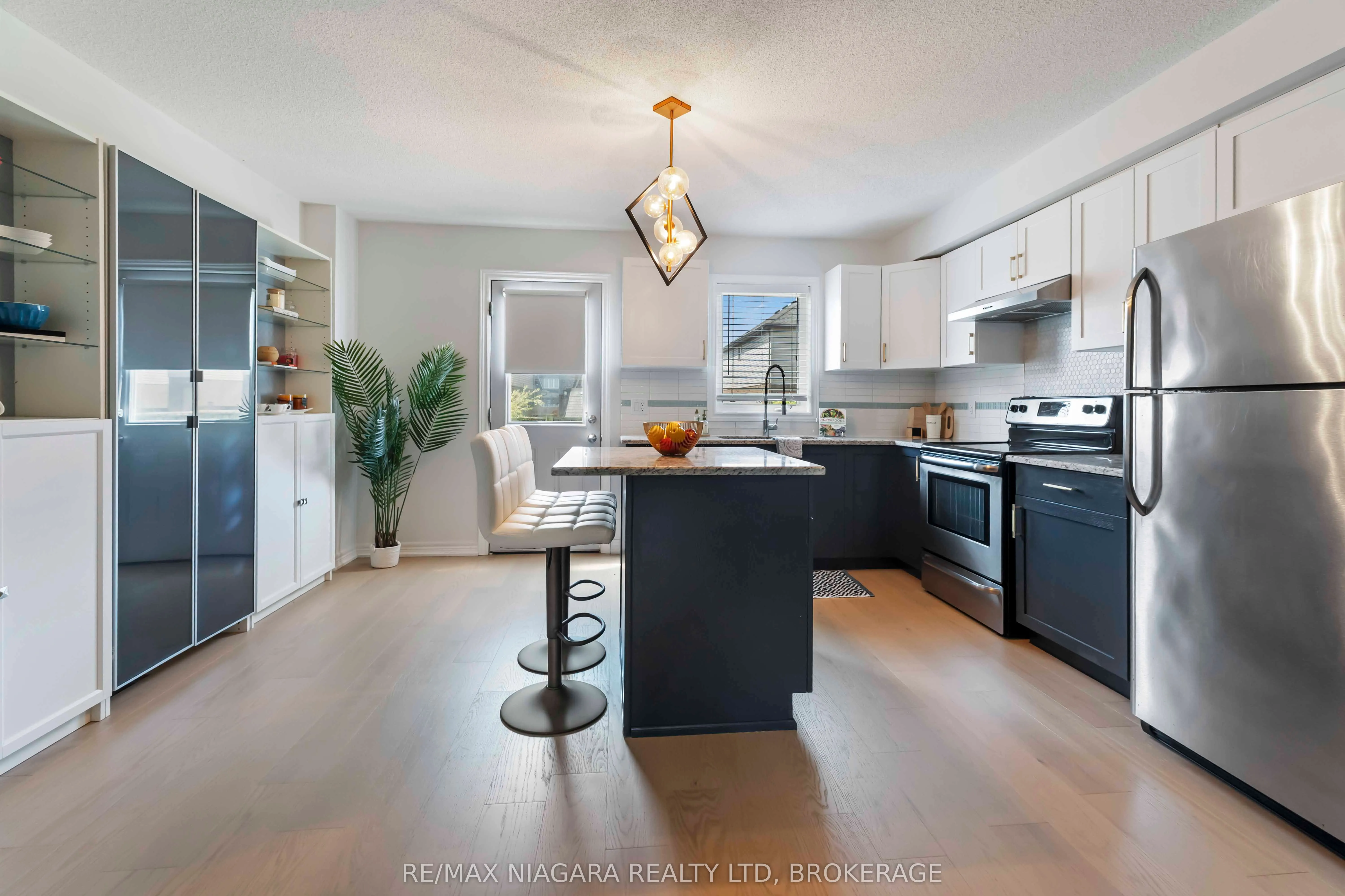 6117 Kelsey Crescent, #10