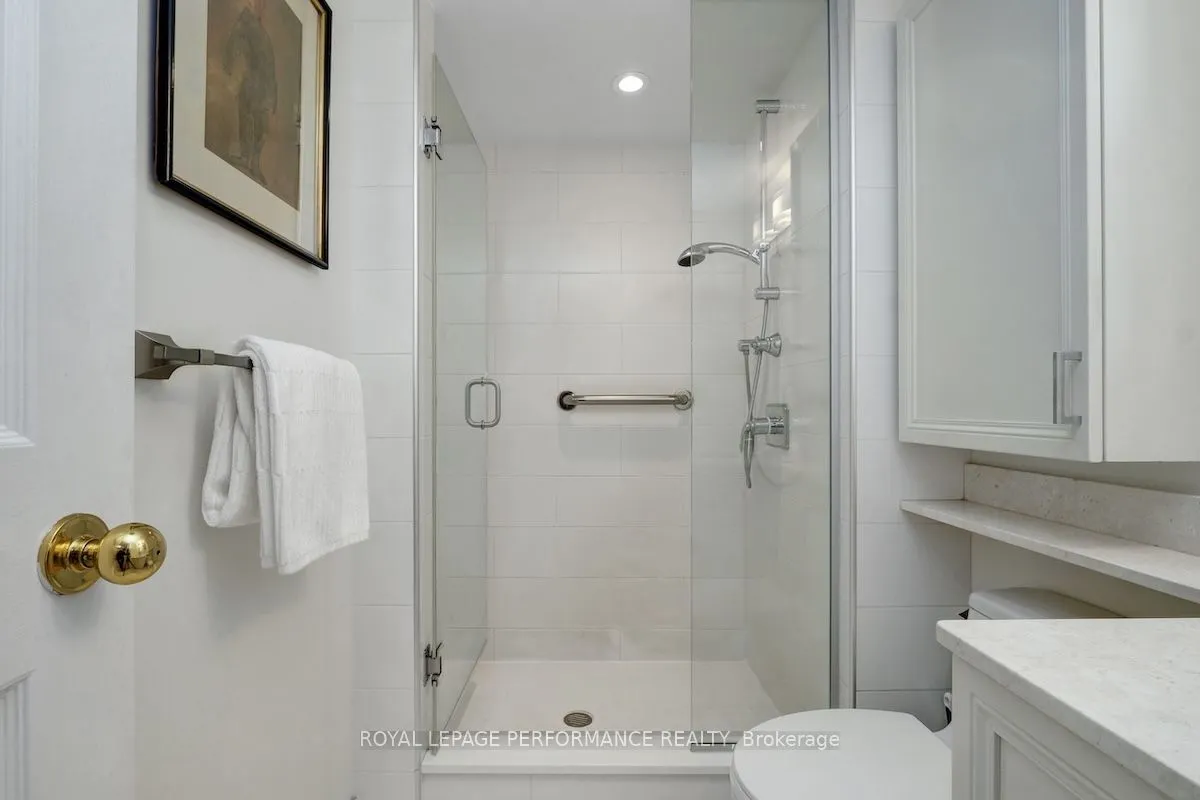 310 Crichton Street, #304