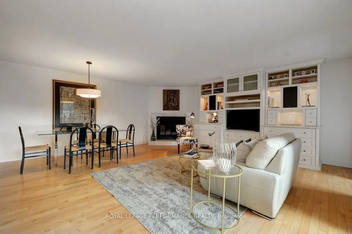 310 Crichton Street, #304