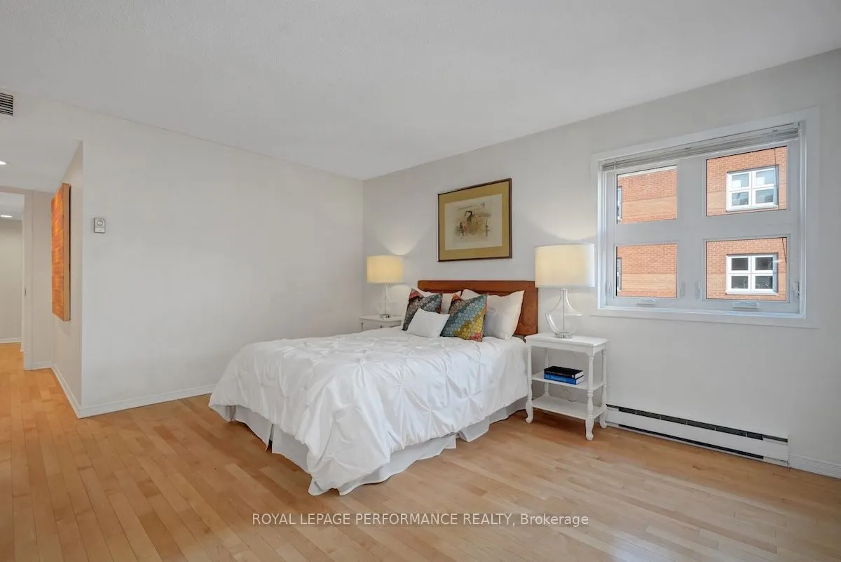 310 Crichton Street, #304