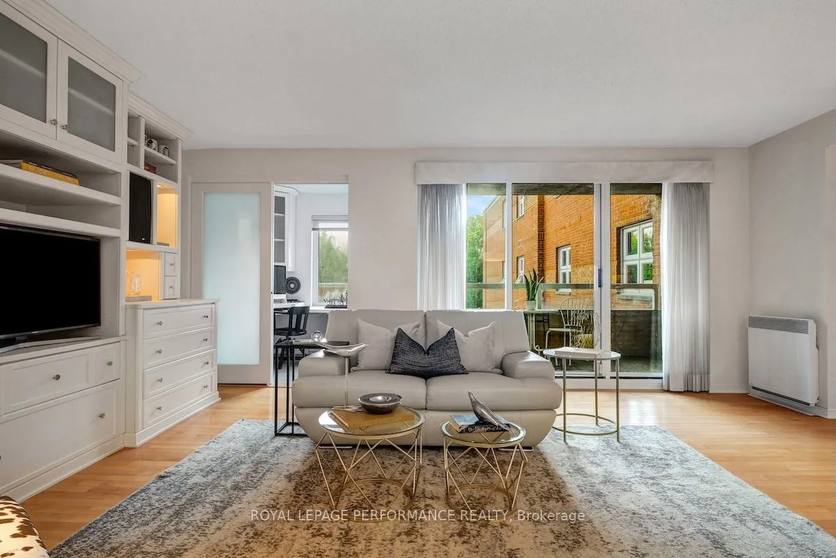 310 Crichton Street, #304