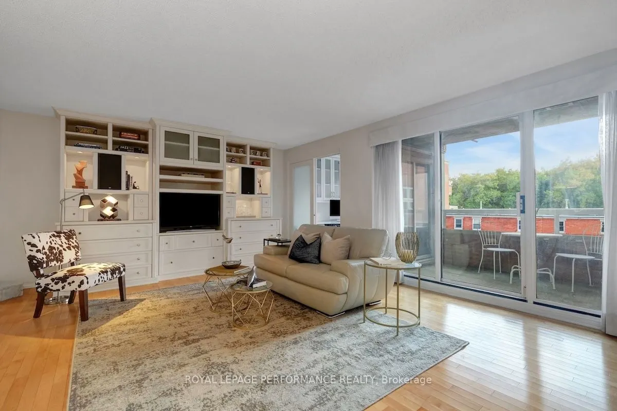 310 Crichton Street, #304