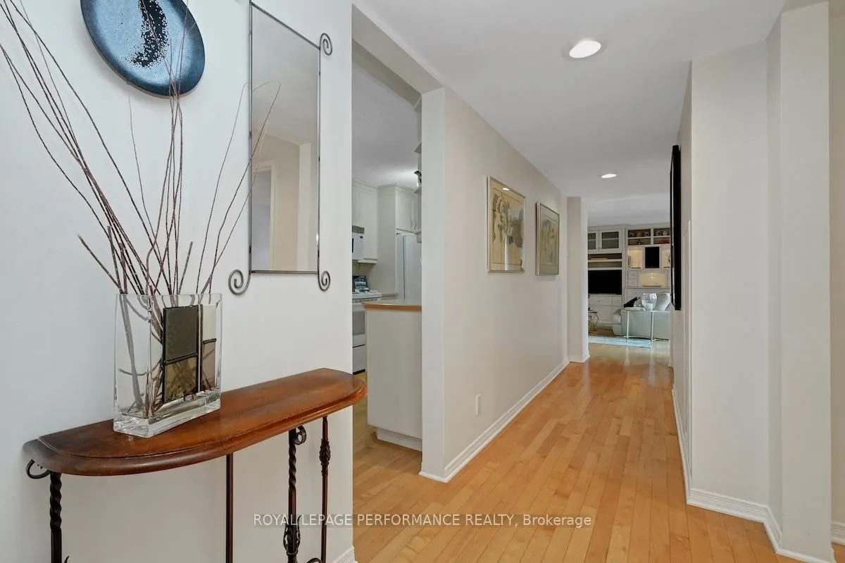 310 Crichton Street, #304