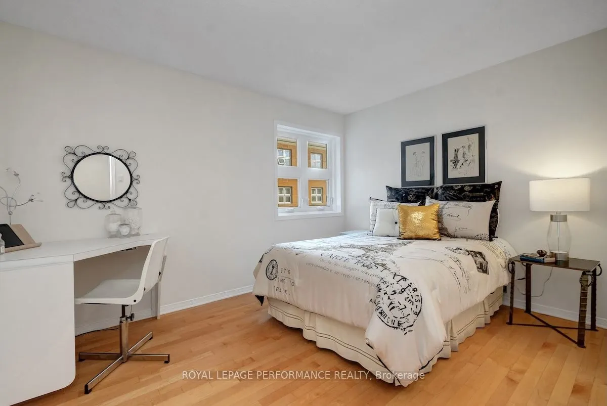 310 Crichton Street, #304